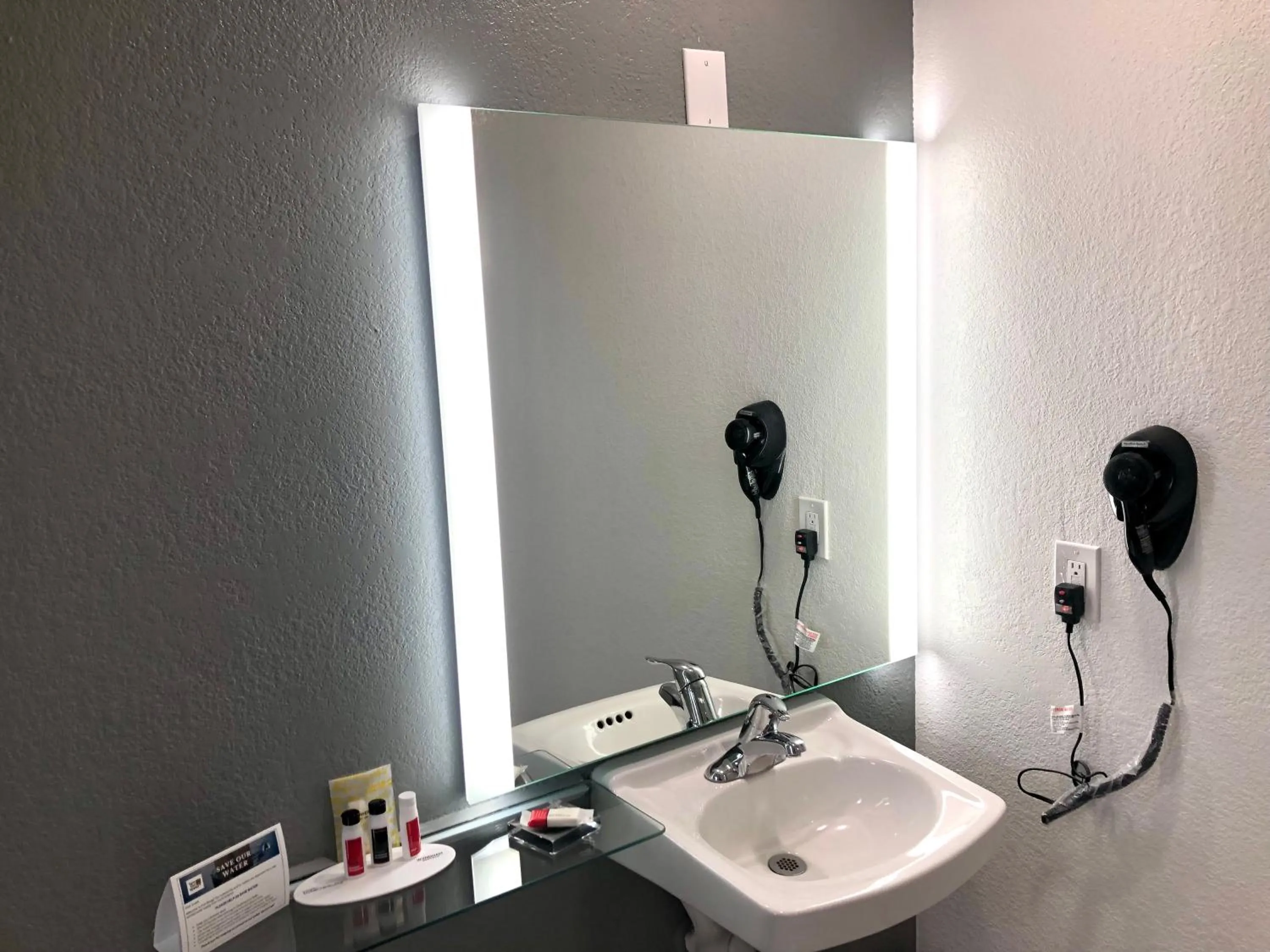 Super 8 by Wyndham Fort Bragg