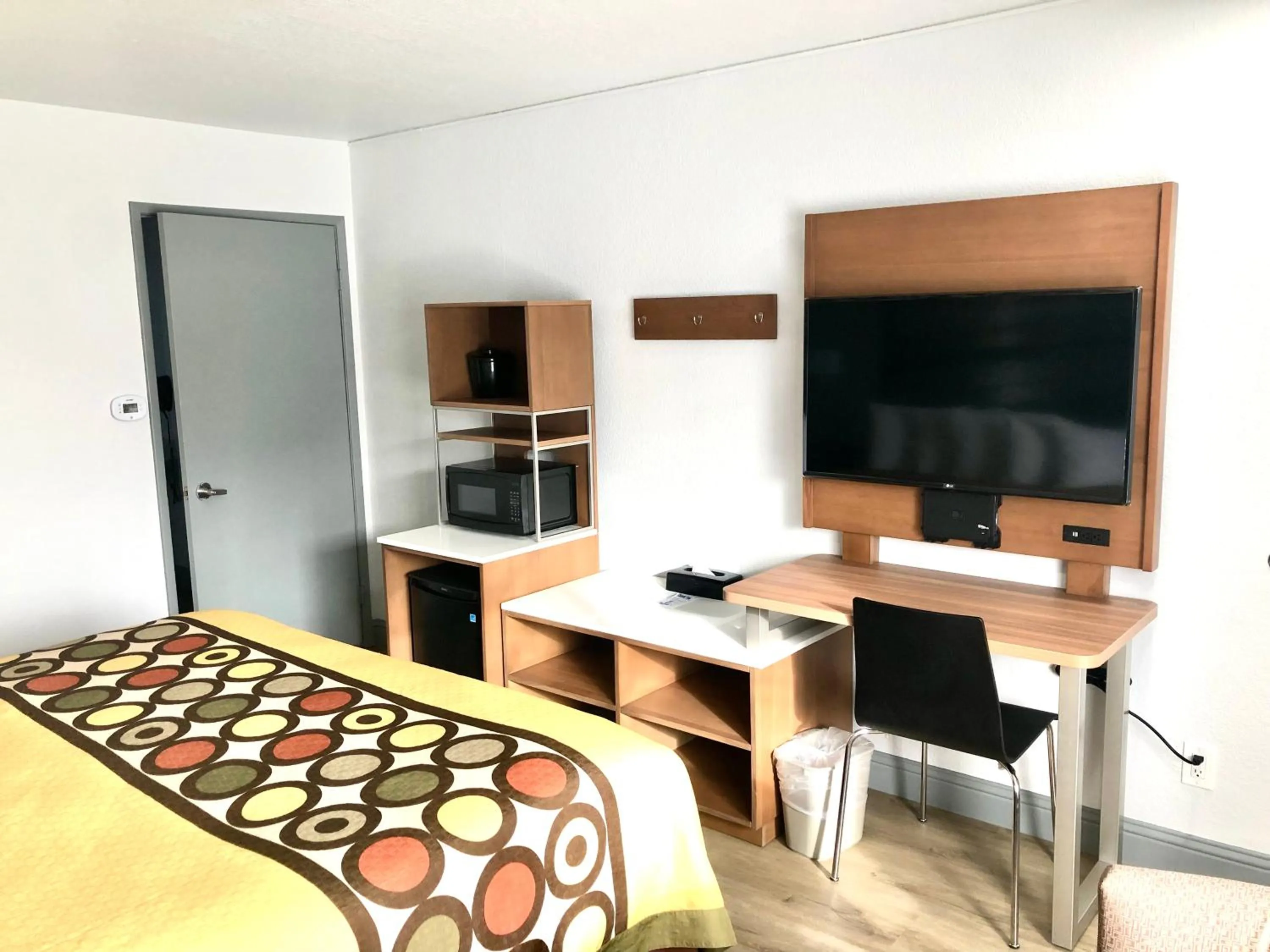 Bed in Super 8 by Wyndham Fort Bragg