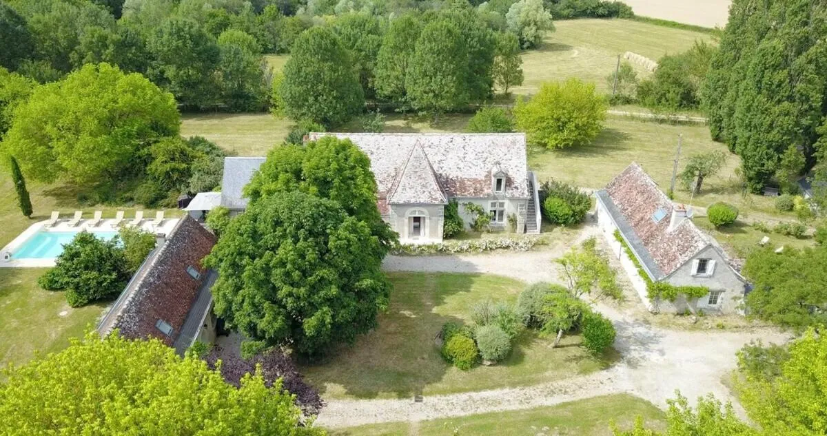 Property building in Domaine de l'Augeonnière