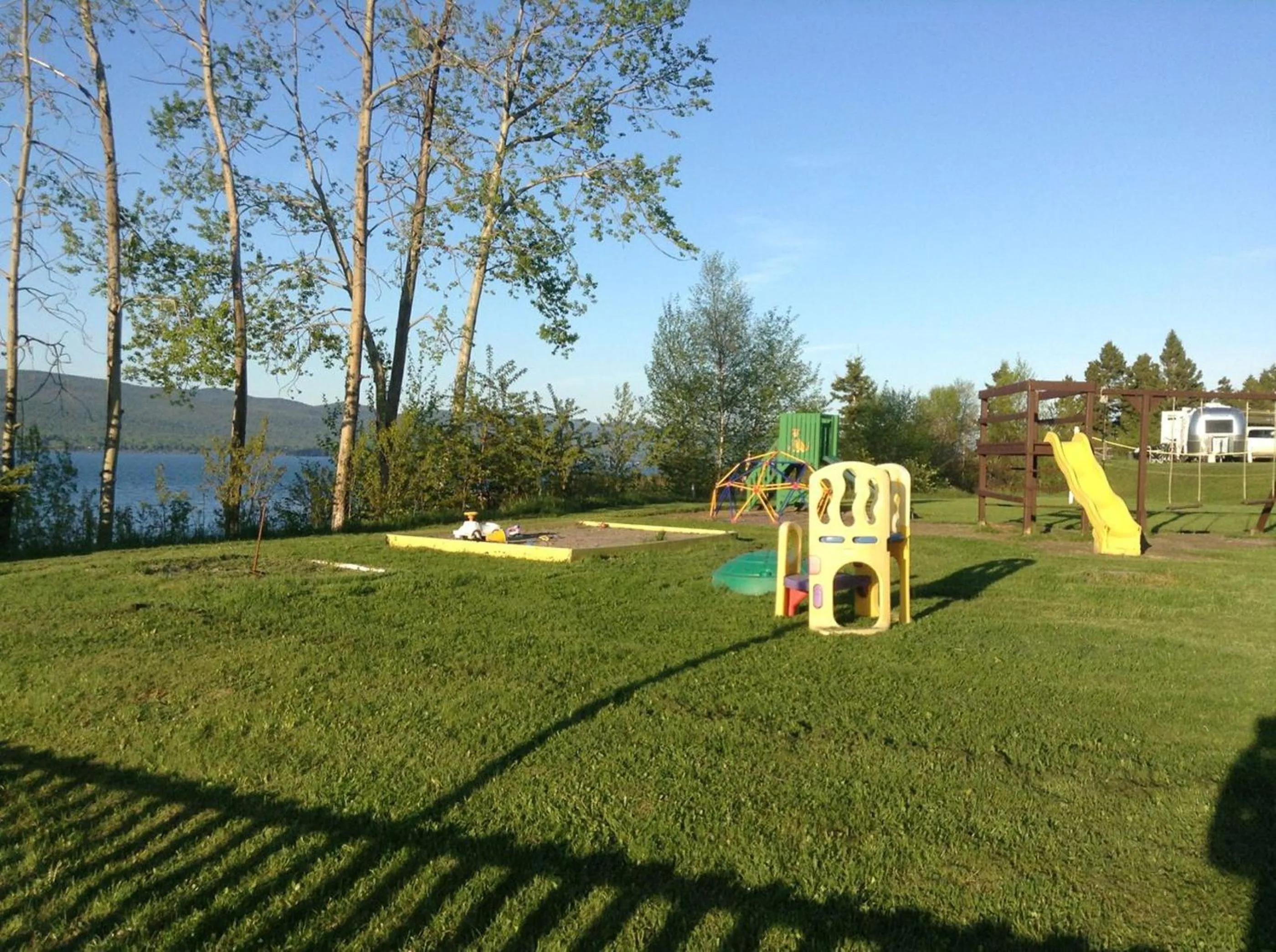 Children play ground in Motel & Camping Fort Ramsay