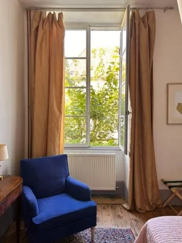 Bedroom in L'ancienne comédie