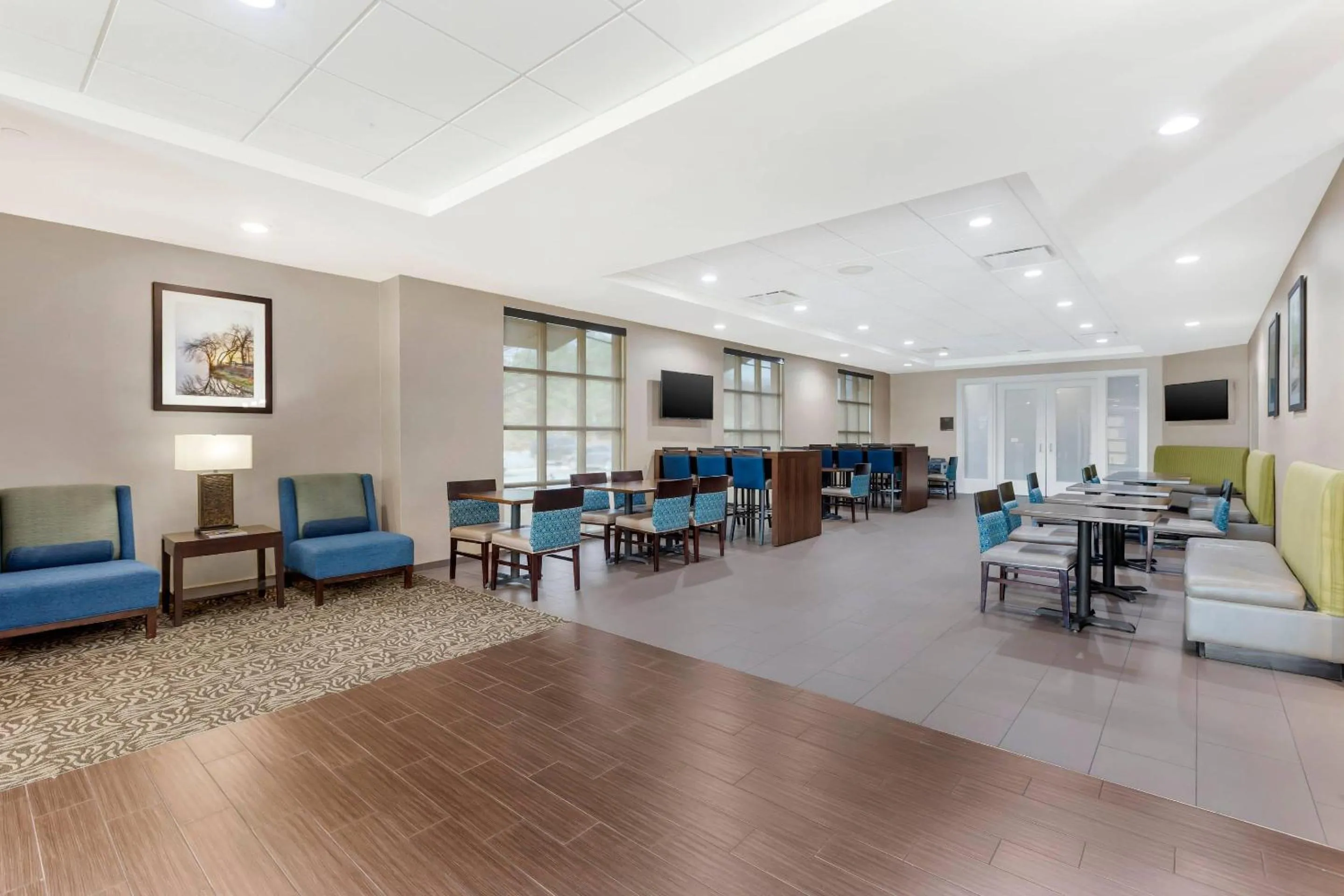 Breakfast in Comfort Inn & Suites Florence Center Area