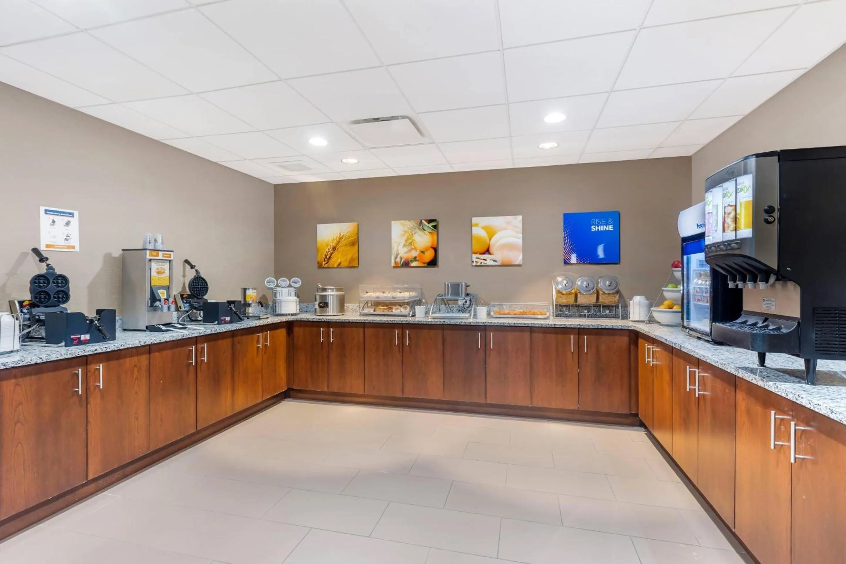 Breakfast in Comfort Inn & Suites Florence Center Area