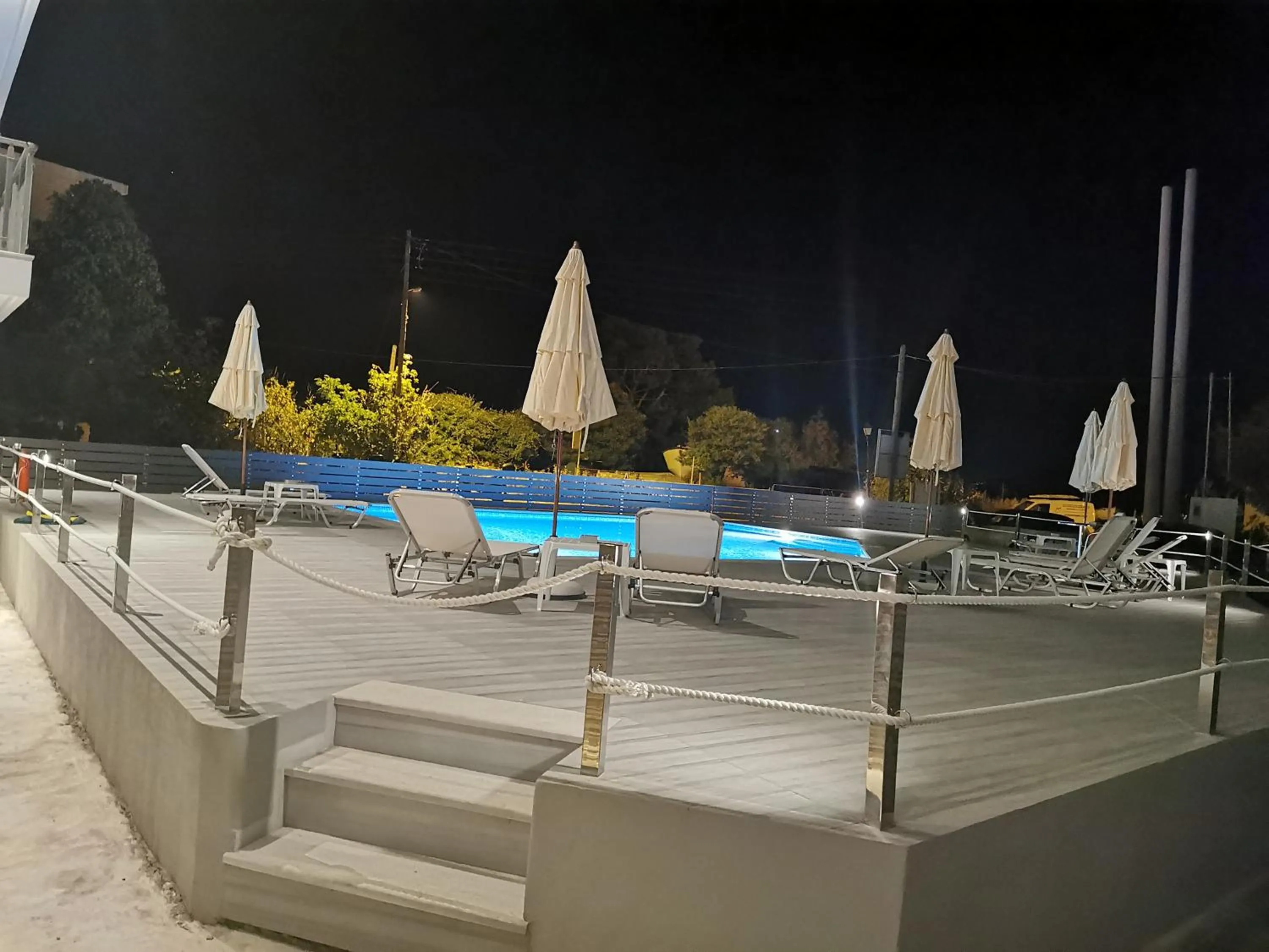 3 Island View Hotel