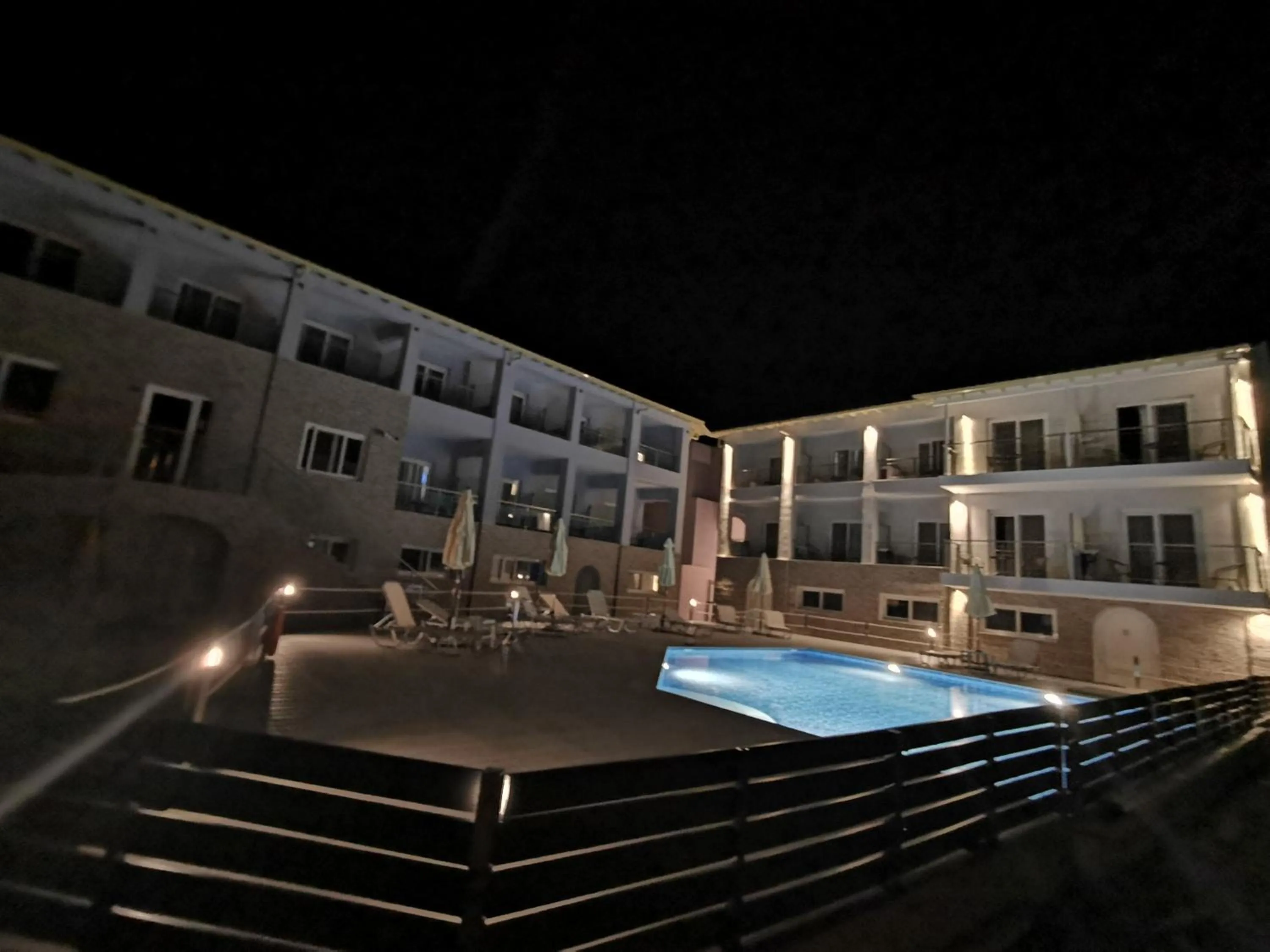 3 Island View Hotel