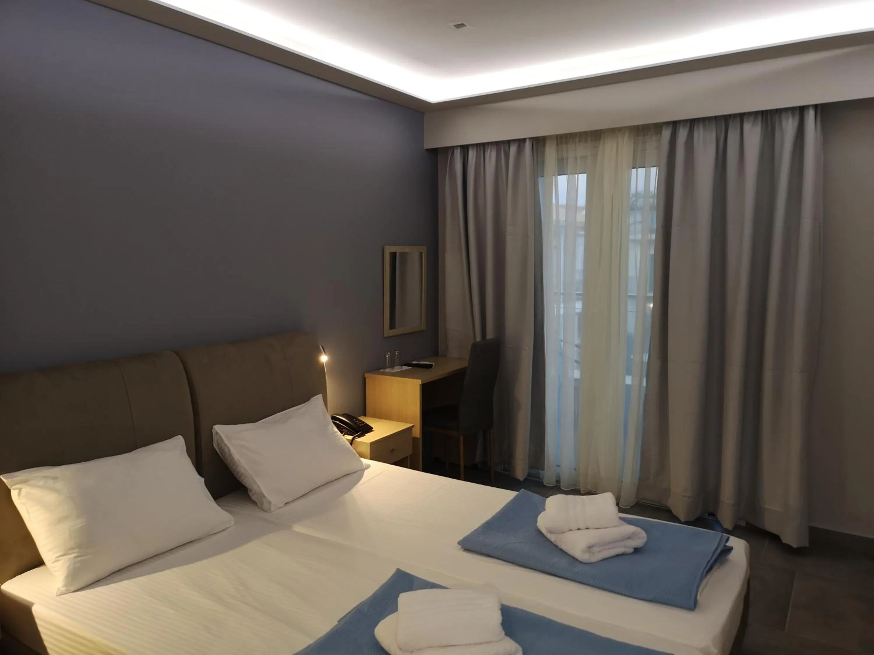 Bedroom, Bed in 3 Island View Hotel