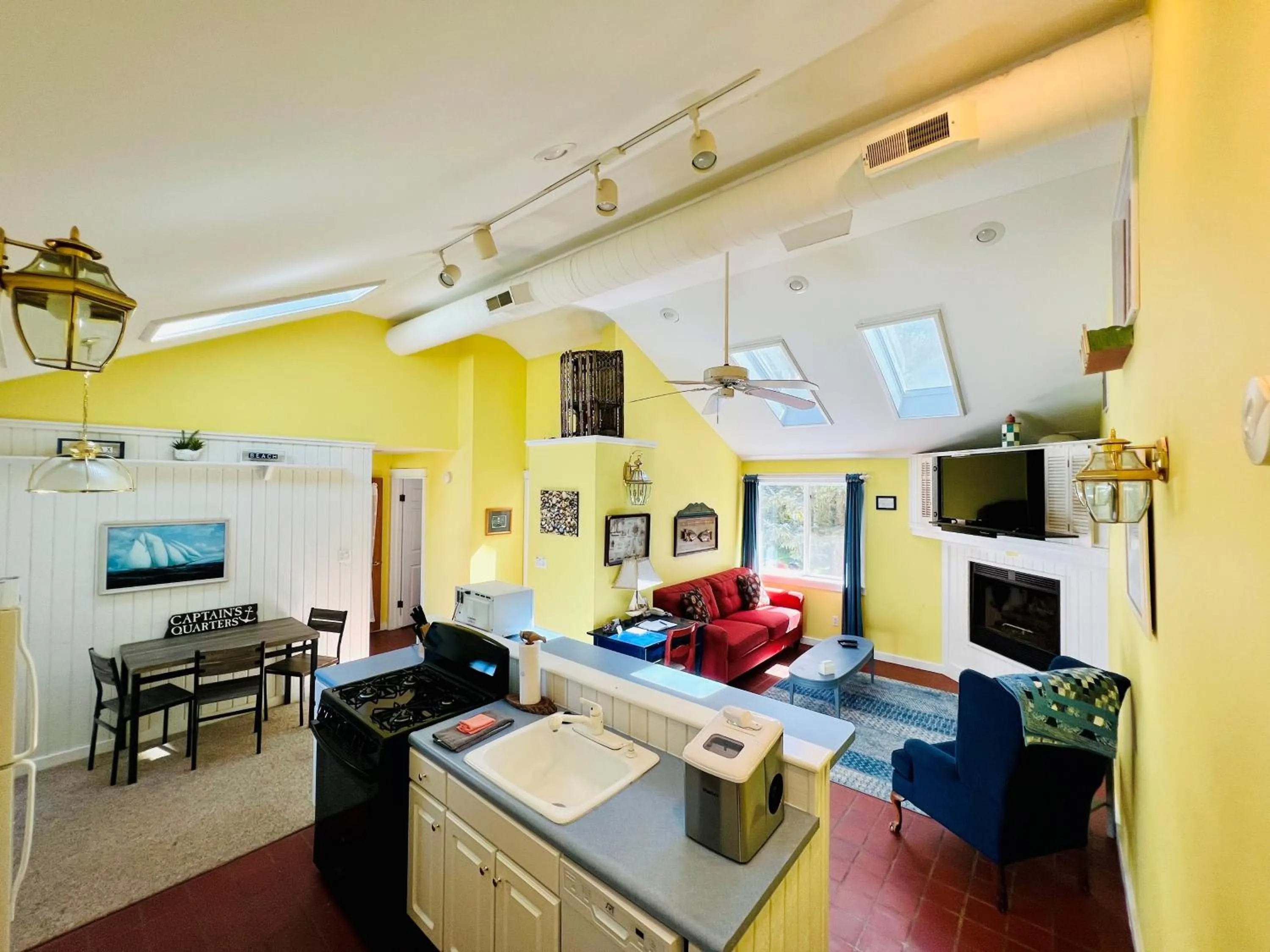 Kitchen or kitchenette in New Buffalo Inn & Spa