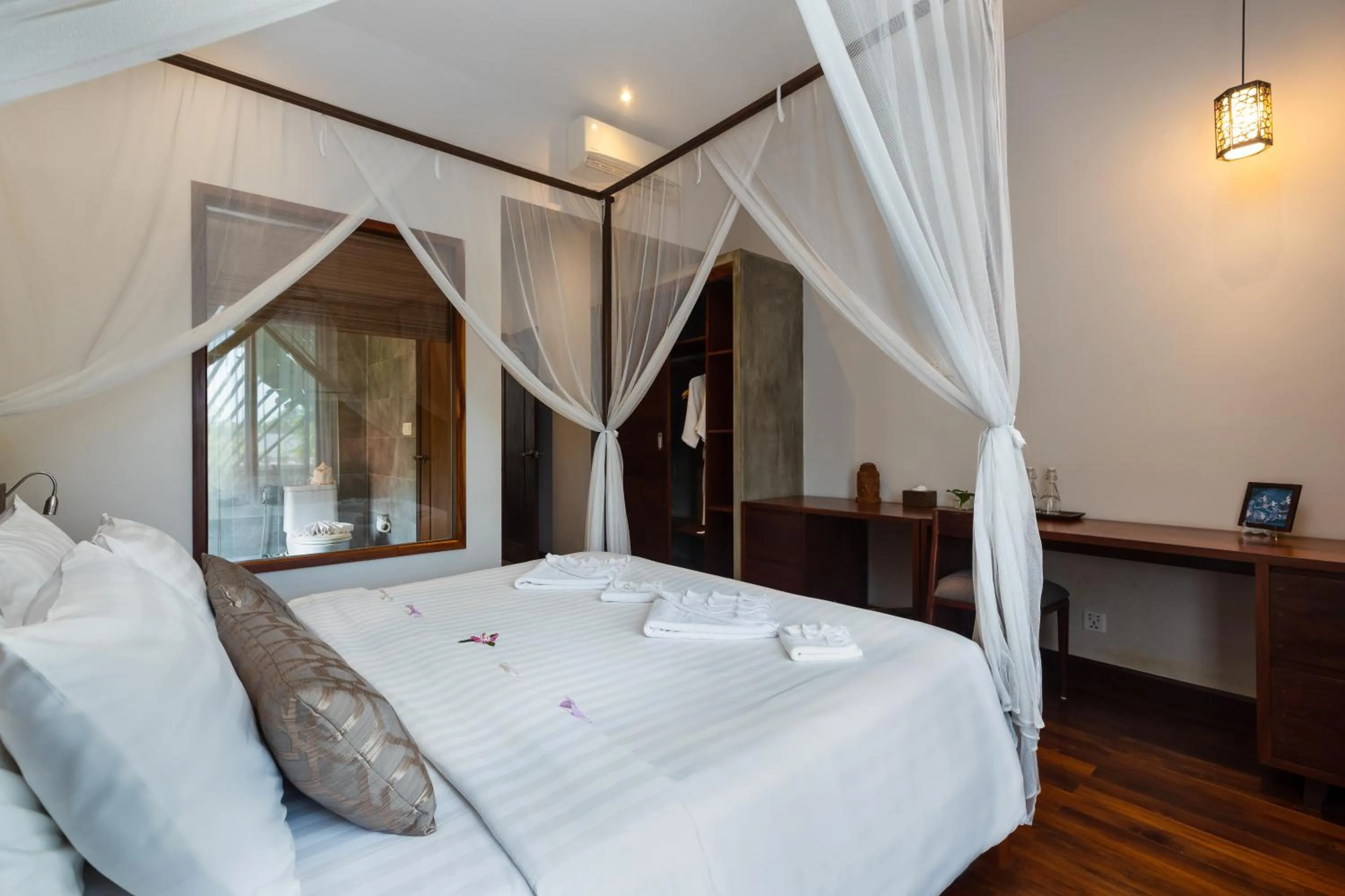 Bedroom, Bed in Golden Vishnu Villa