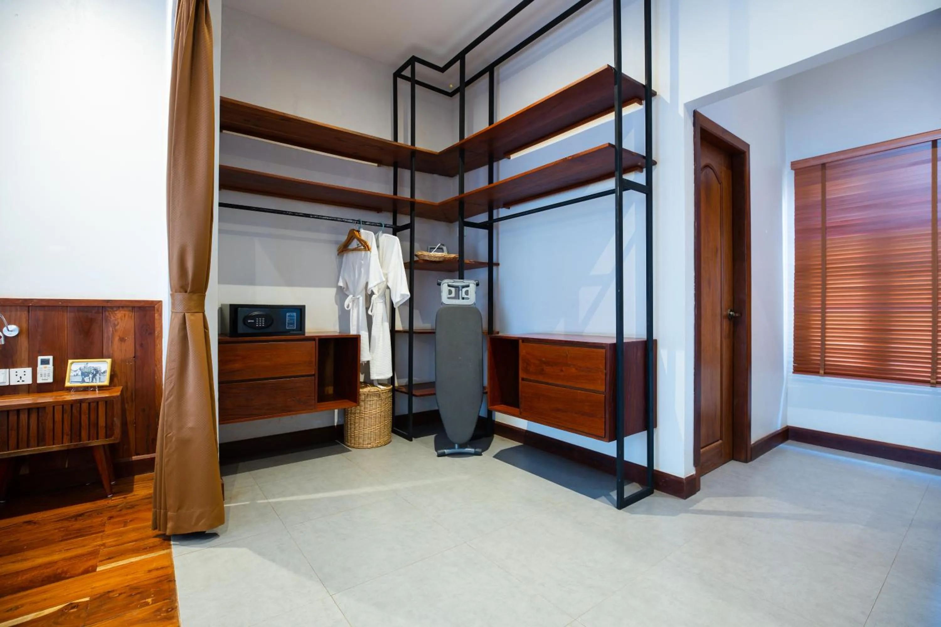 flat iron in Golden Vishnu Villa