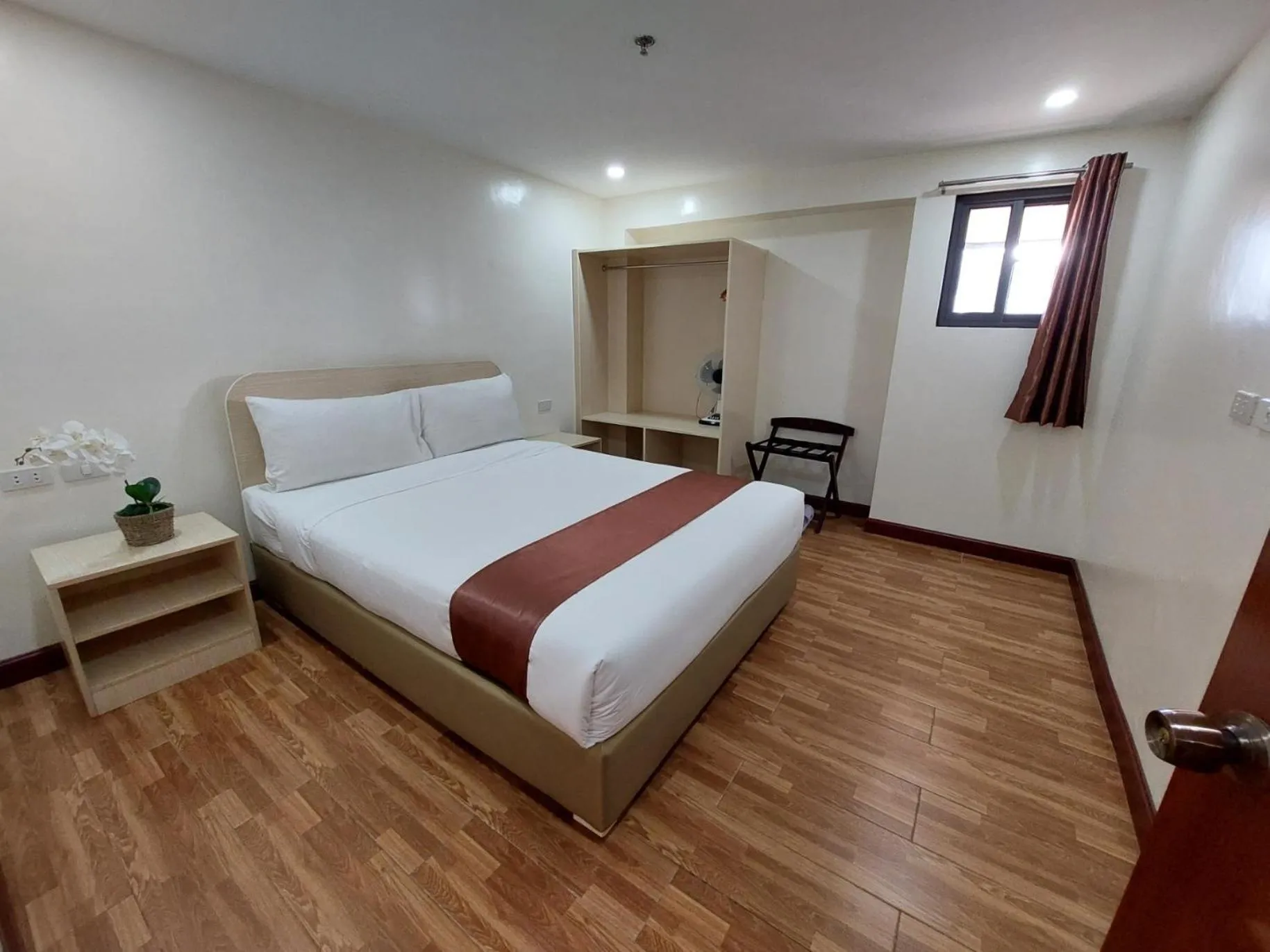 Bedroom, Bed in 456 Hotel