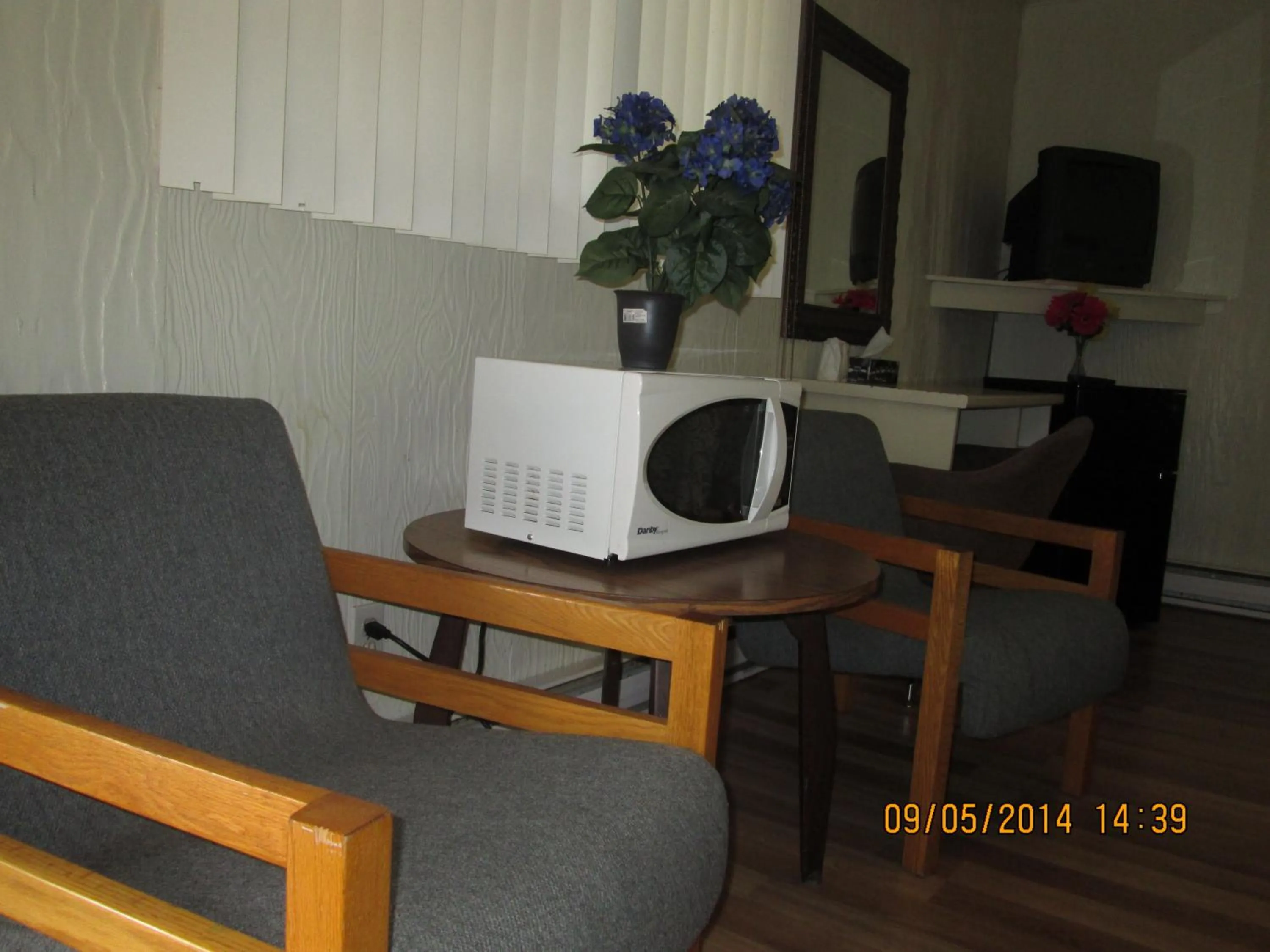 Seating area in Motel Jann