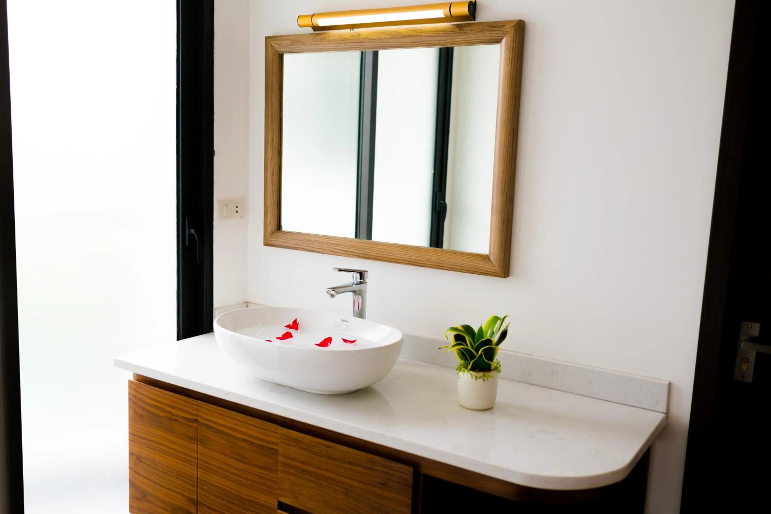 Bathroom in Hana Stay Trần Quốc Hoàn