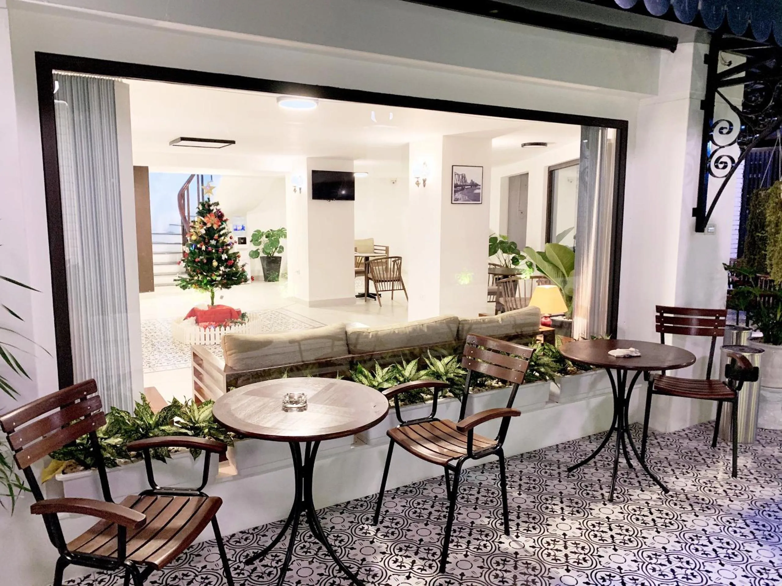 Patio in Hana Stay Trần Quốc Hoàn