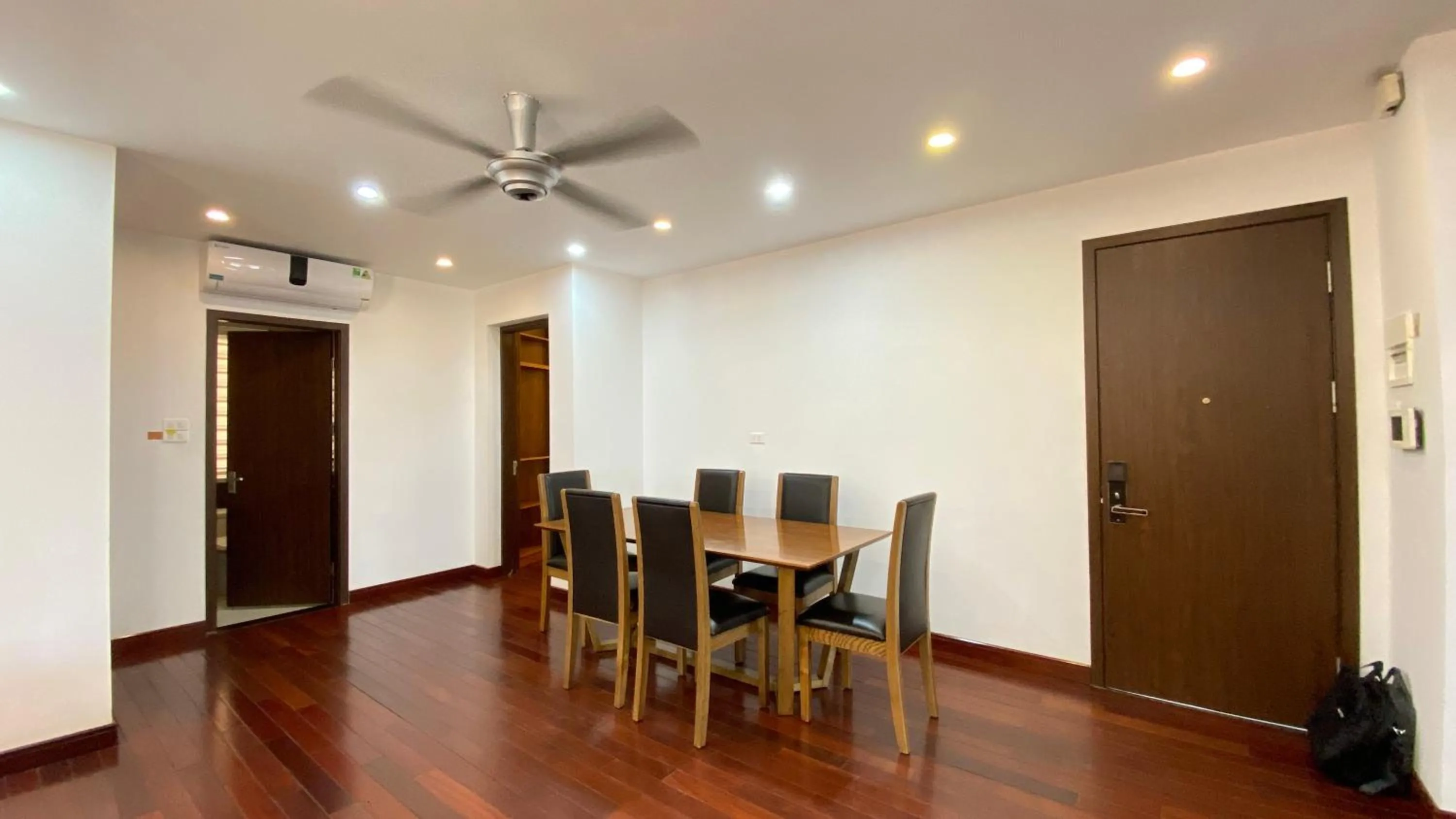 Dining area in Hana Stay Trần Quốc Hoàn