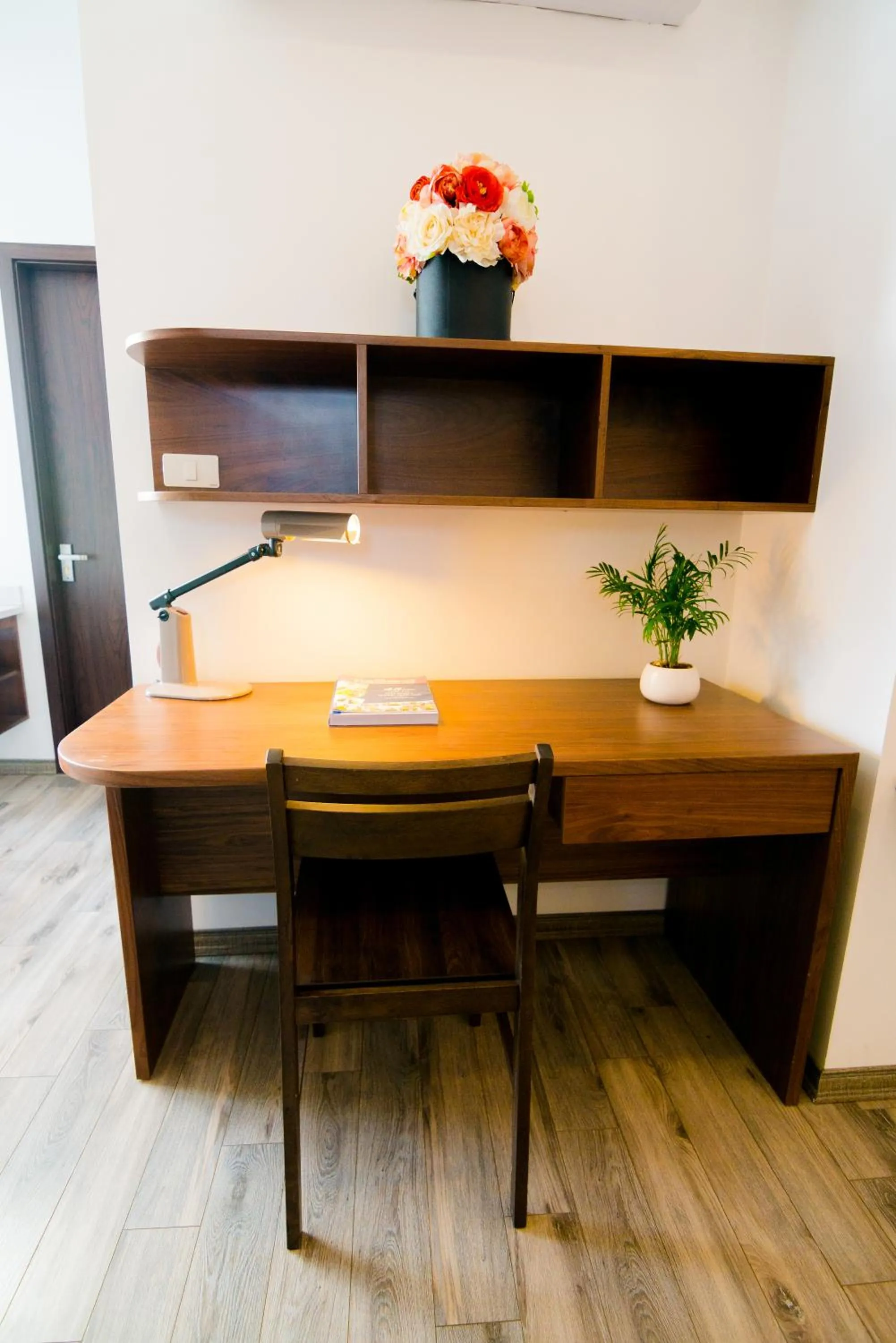 Communal lounge/ TV room in Hana Stay Trần Quốc Hoàn