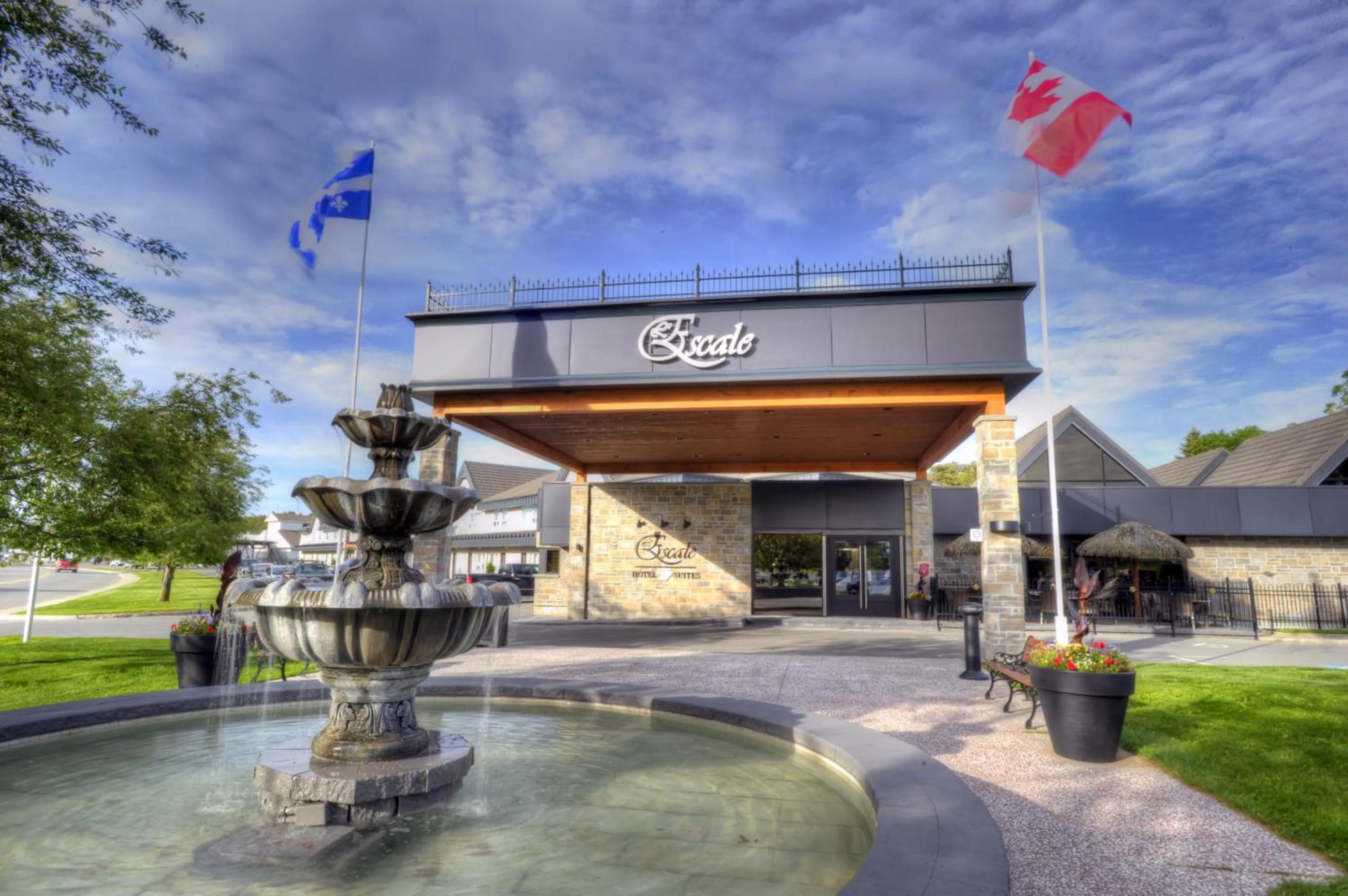 Facade/entrance in L'Escale Hôtel Suites
