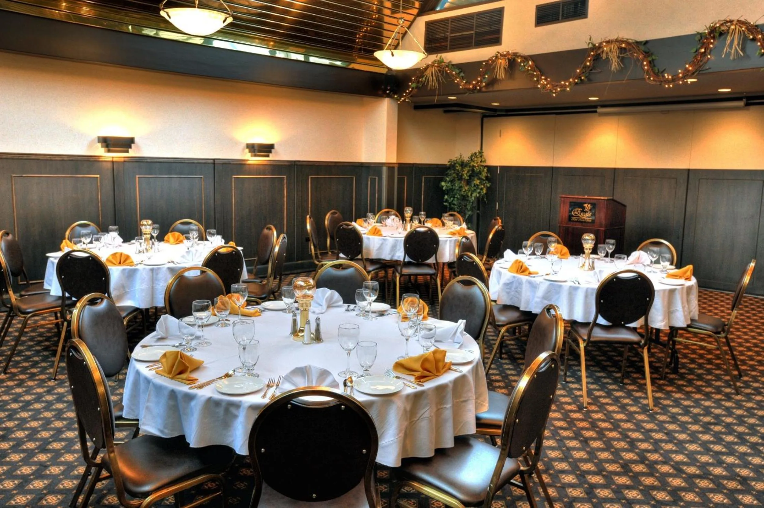 Banquet/Function facilities in L'Escale Hôtel Suites