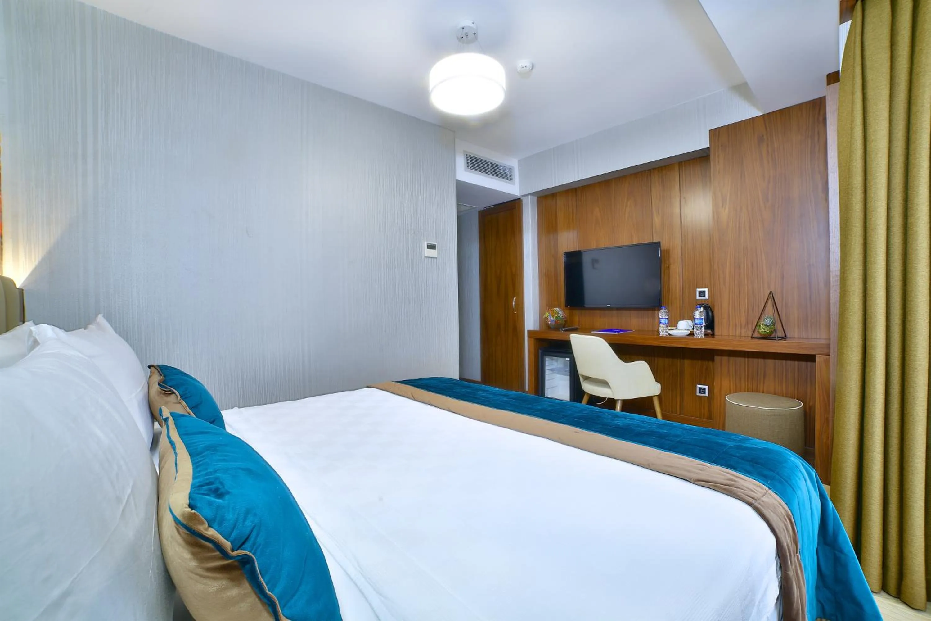 Coffee/tea facilities, Bed in The Tango Hotel Taksim