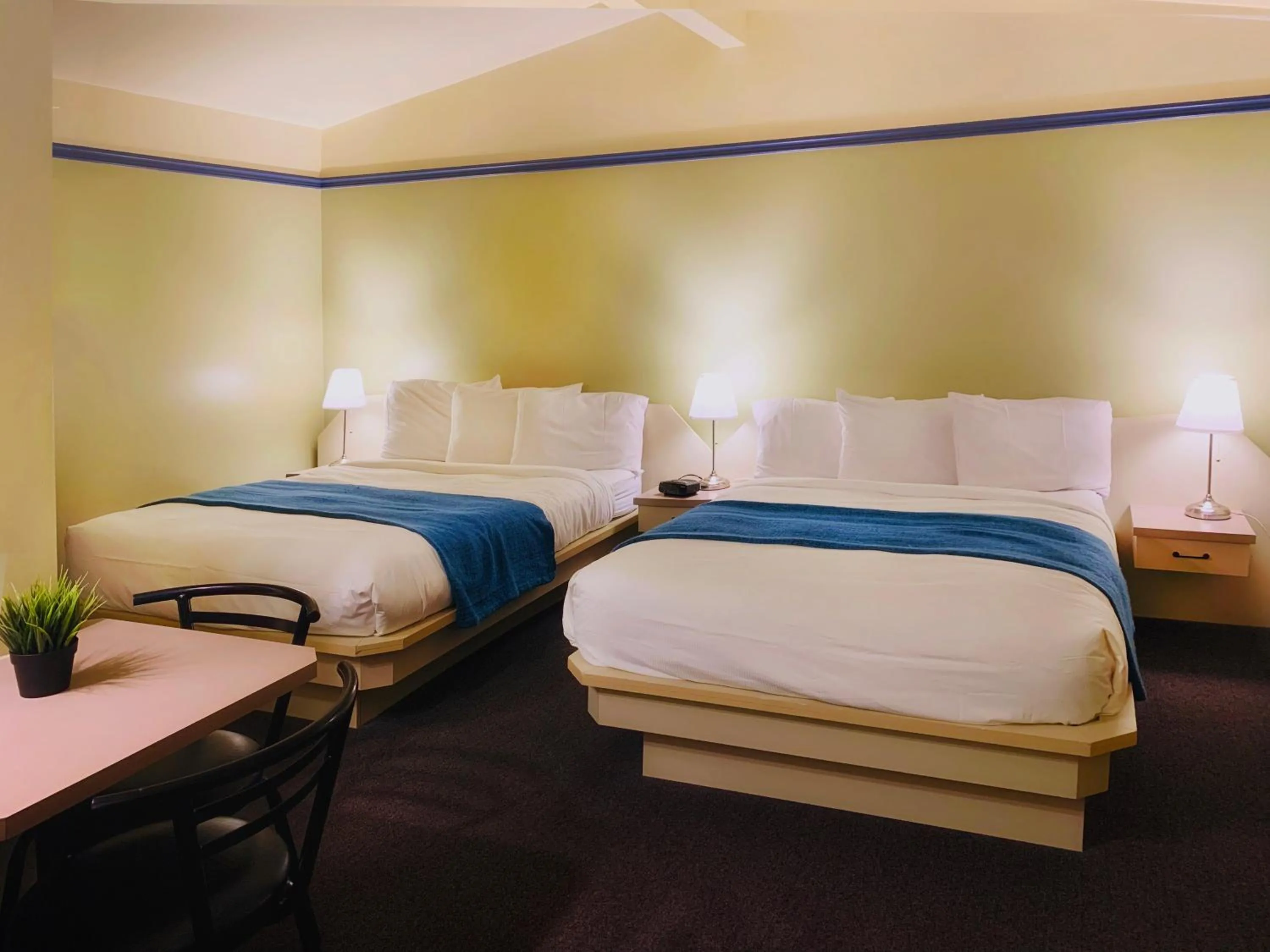 Double Room with Two Double Beds in Motel La Cheminée