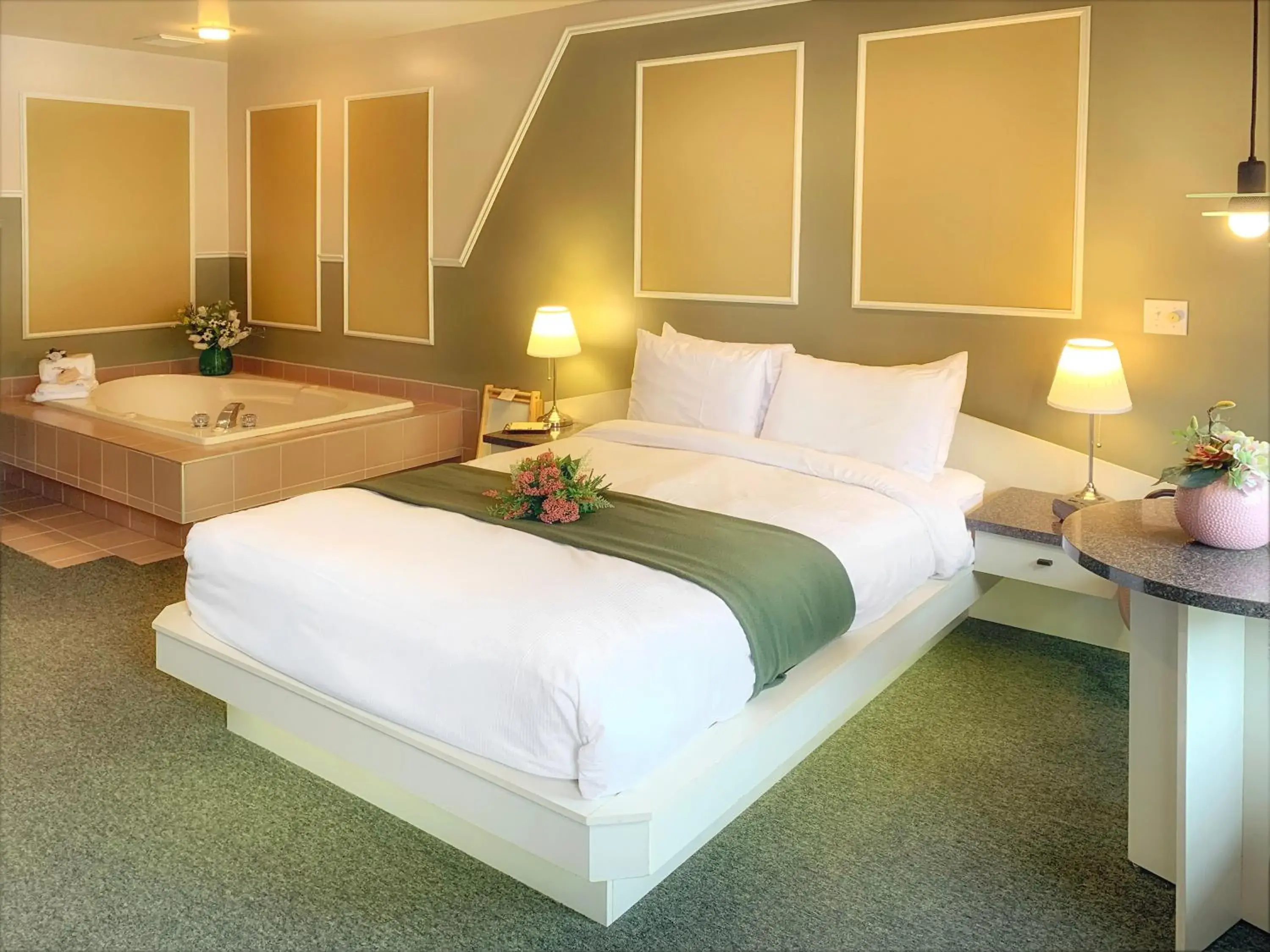 Classic Double Room with Spa Bath in Motel La Cheminée Classic Double Room with Spa Bath in Motel La Cheminée
