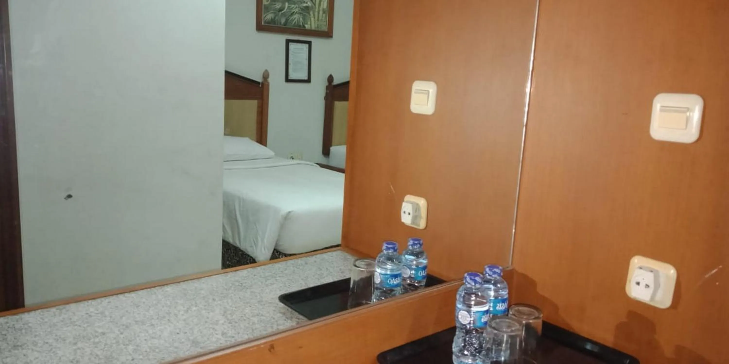 Hotel Yehezkiel Surapati Mitra RedDoorz