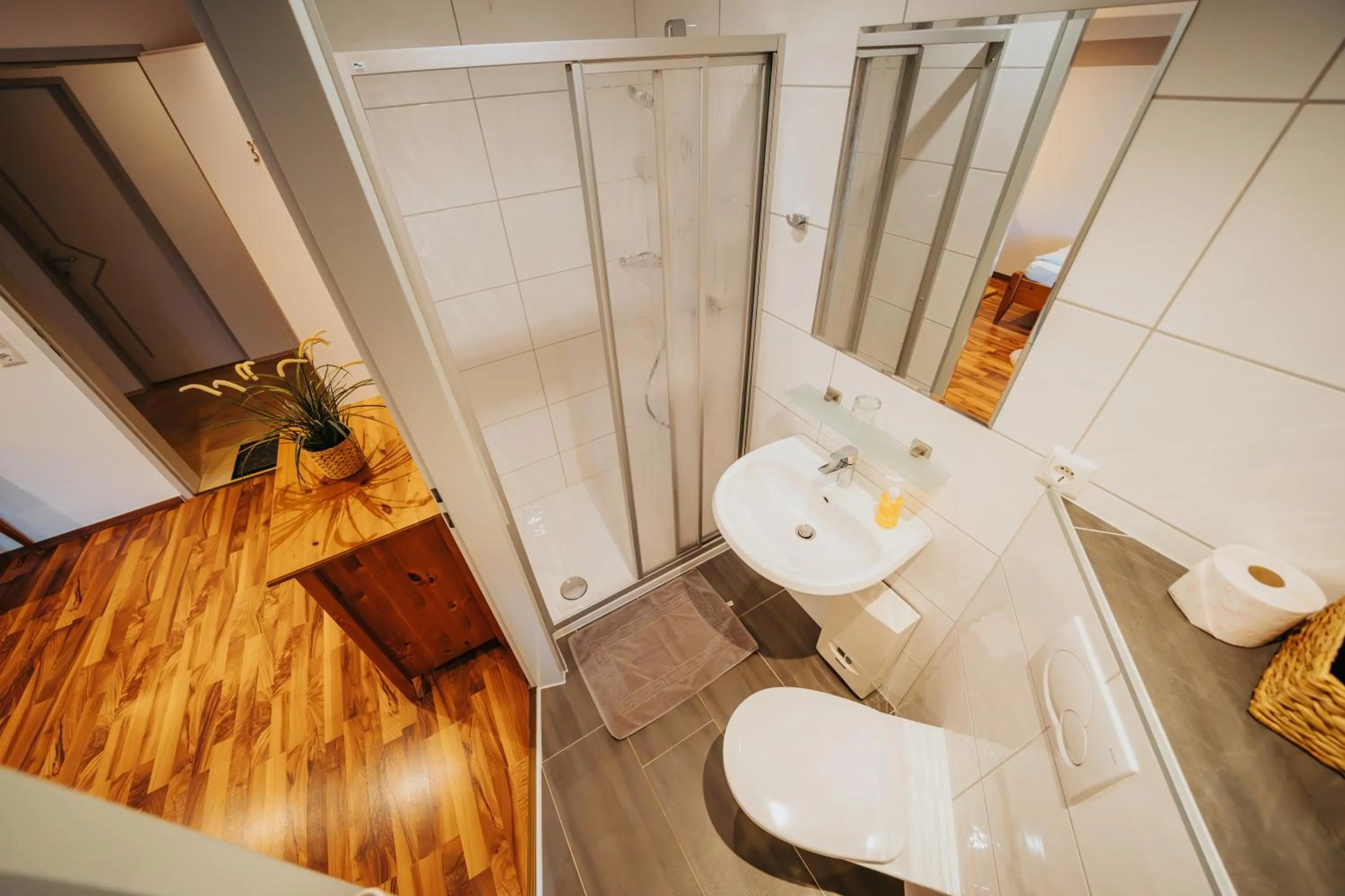 Bathroom in Hotel Leo