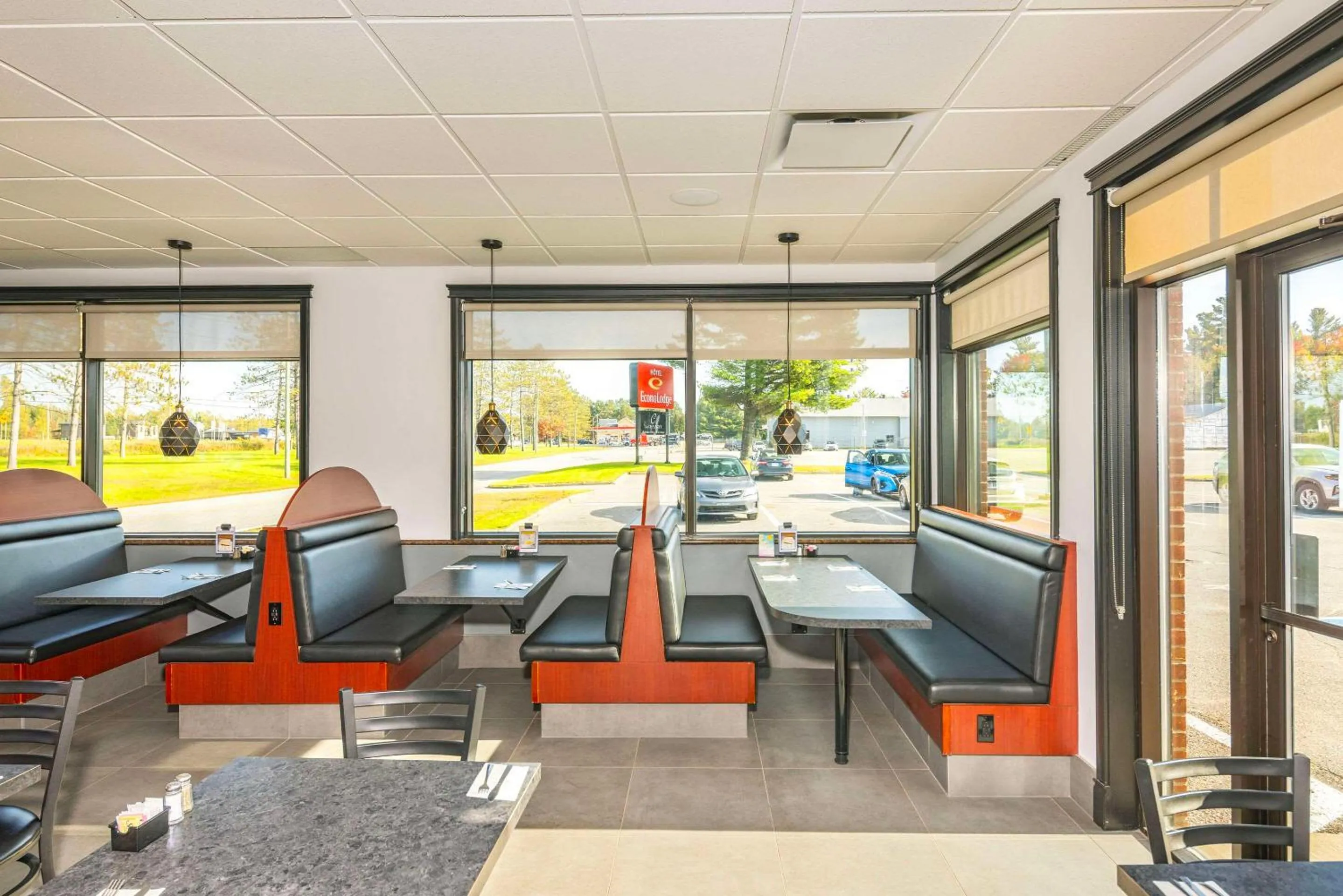 Restaurant/places to eat in Econo Lodge