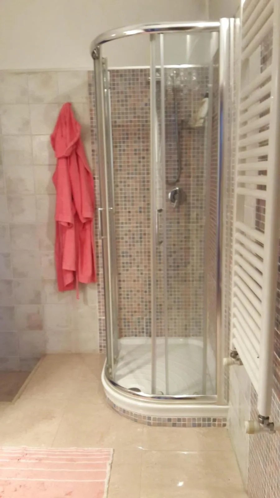 Shower in LA VILLA DEL CONTE