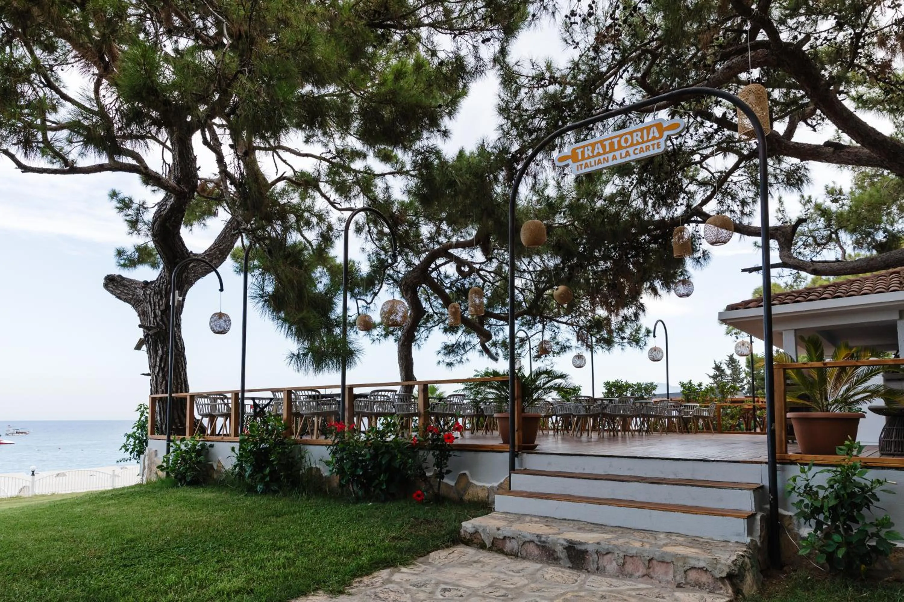 Restaurant/places to eat in Fun & Sun Club Saphire