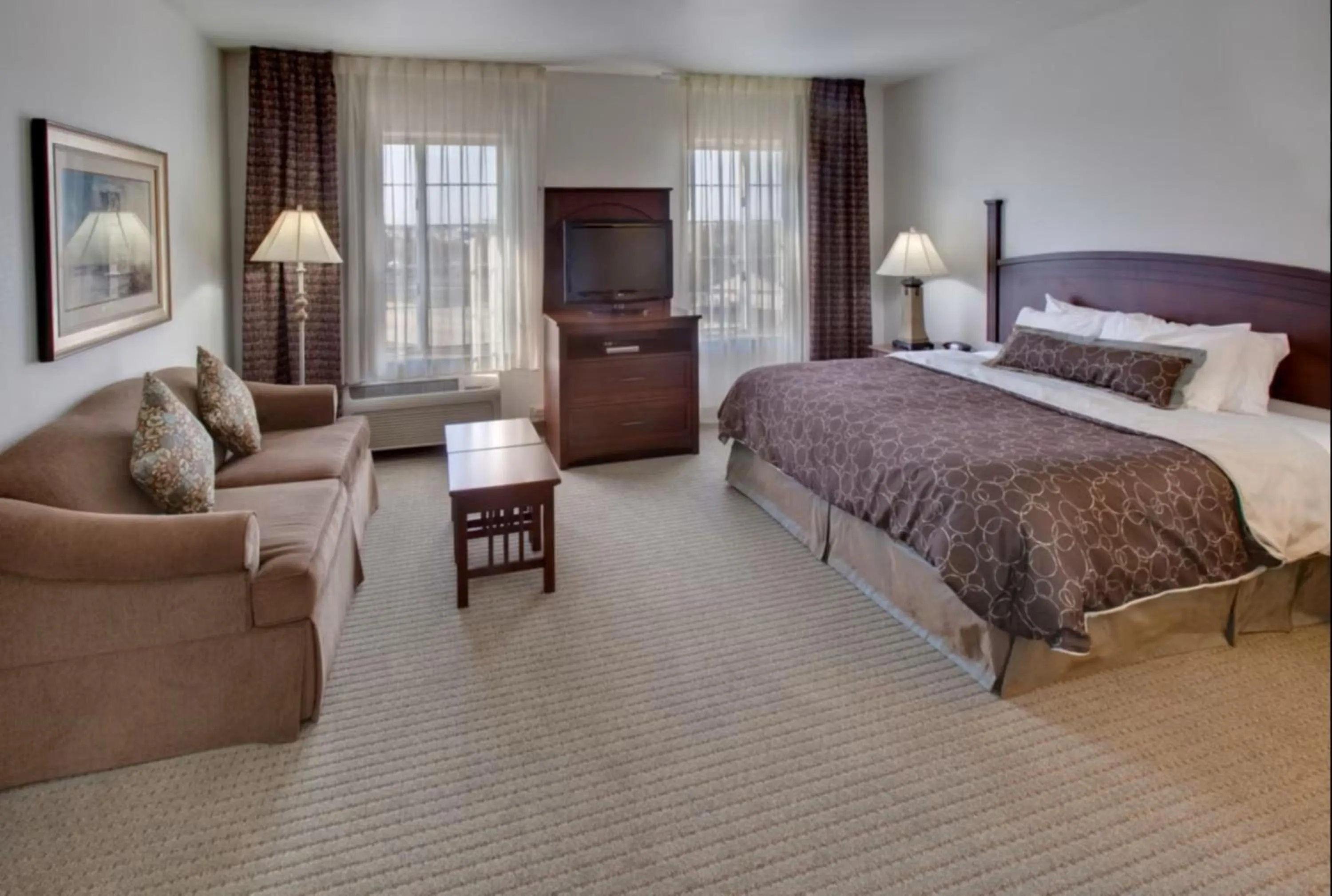 Bed in Staybridge Suites Rockford by IHG
