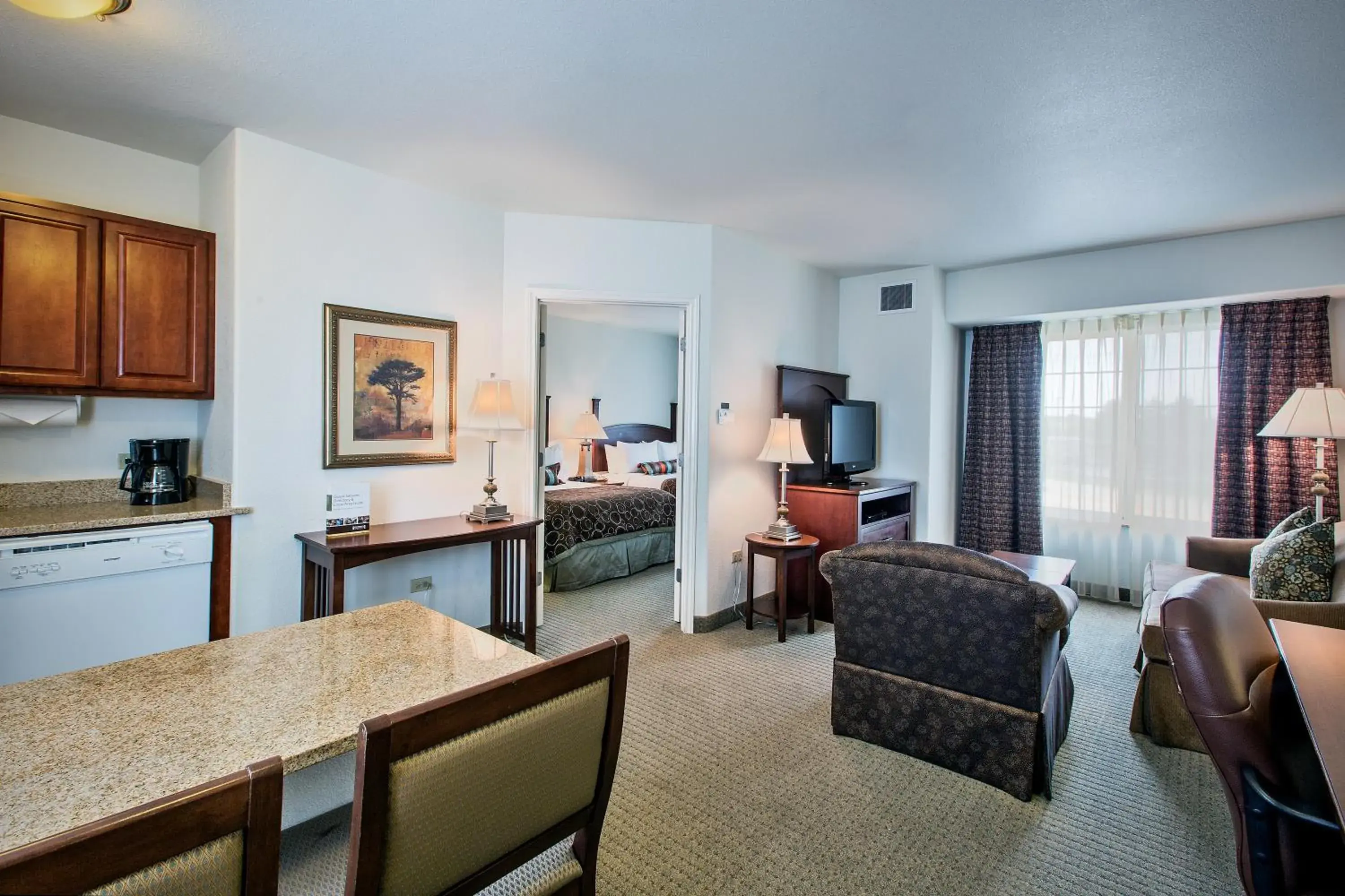 One-Bedroom Queen Suite with Two Queen Beds in Staybridge Suites Rockford by IHG One-Bedroom Queen Suite with Two Queen Beds in Staybridge Suites Rockford by IHG