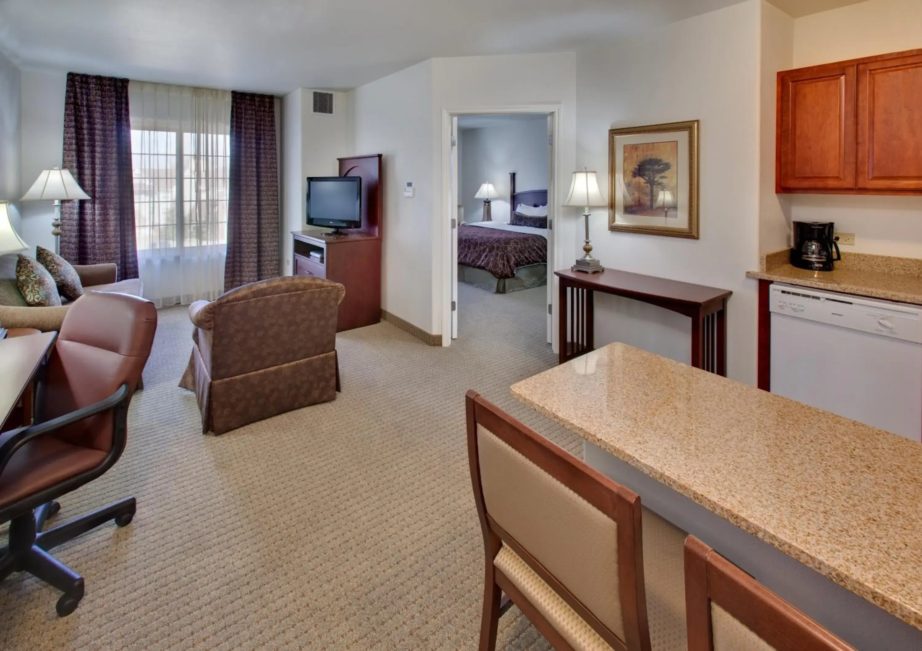One-Bedroom King Suite - Non-Smoking in Staybridge Suites Rockford by IHG One-Bedroom King Suite - Non-Smoking in Staybridge Suites Rockford by IHG