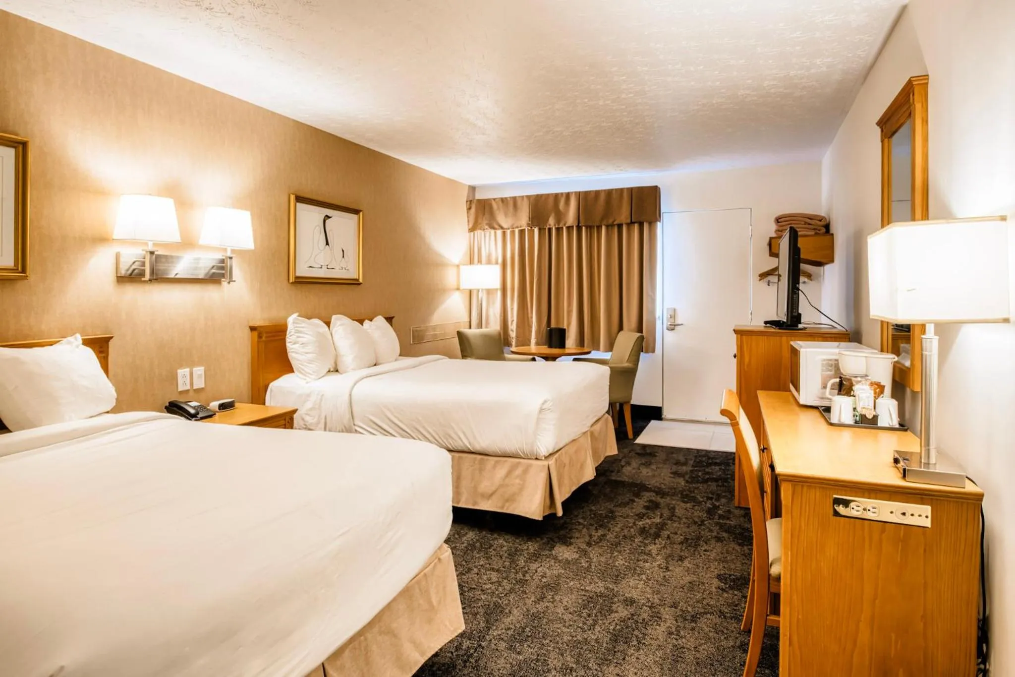 Bedroom in Motel Mistral