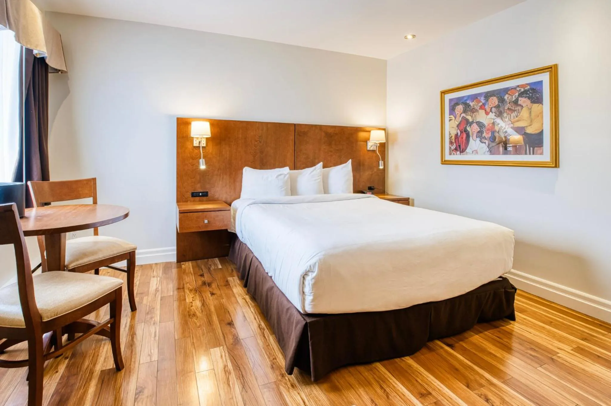 Bedroom in Motel Mistral