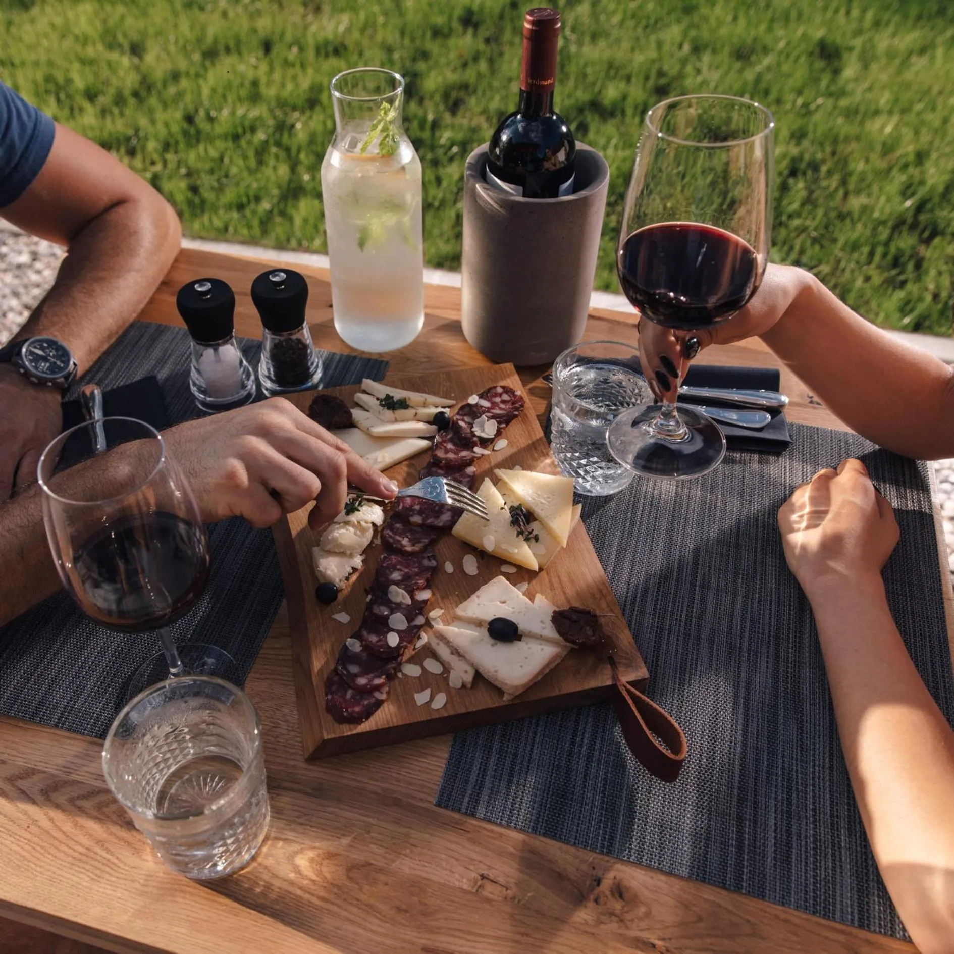 Restaurant/places to eat in Hotel Majerca