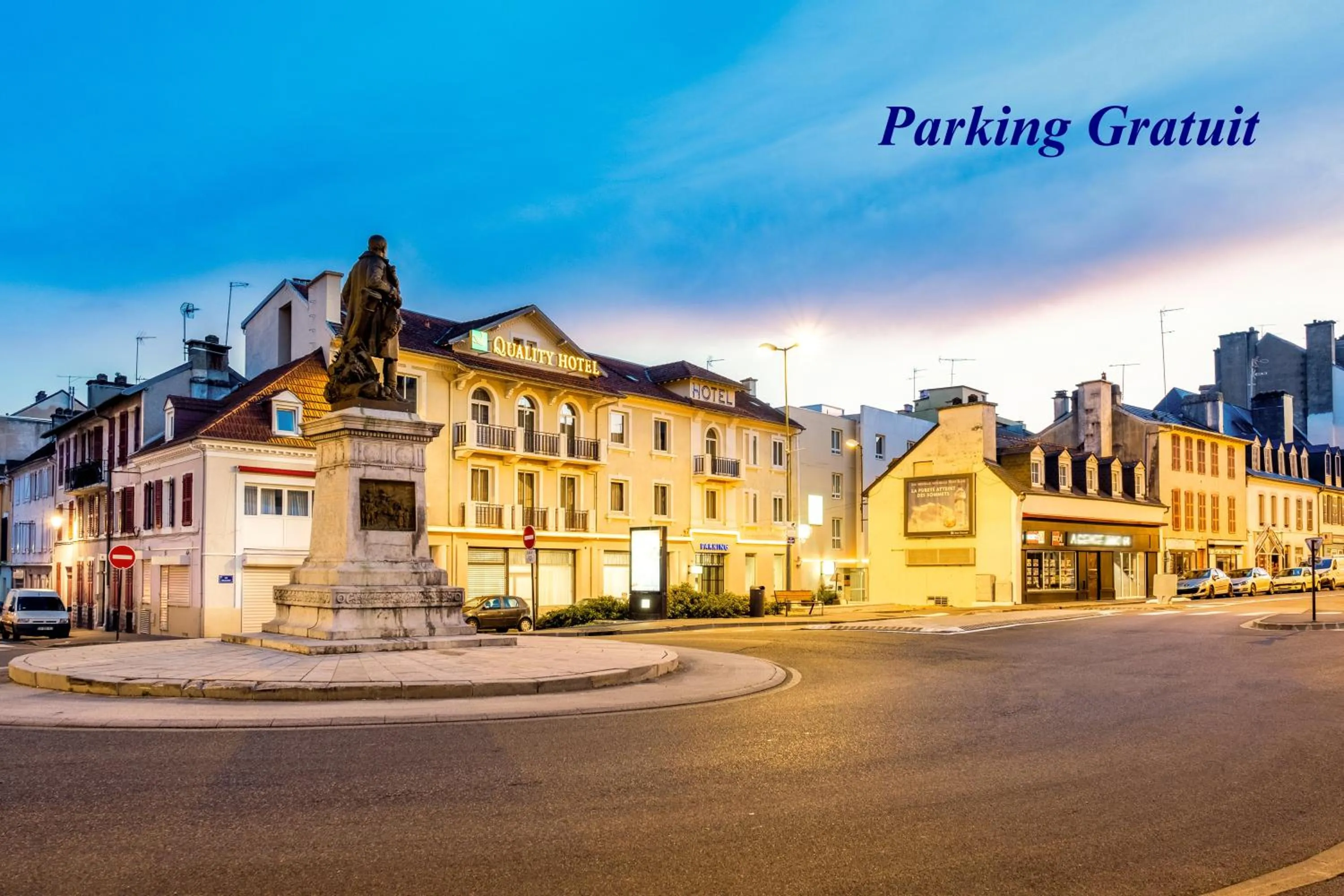 Facade/entrance in Quality Hotel Pau Centre Bosquet