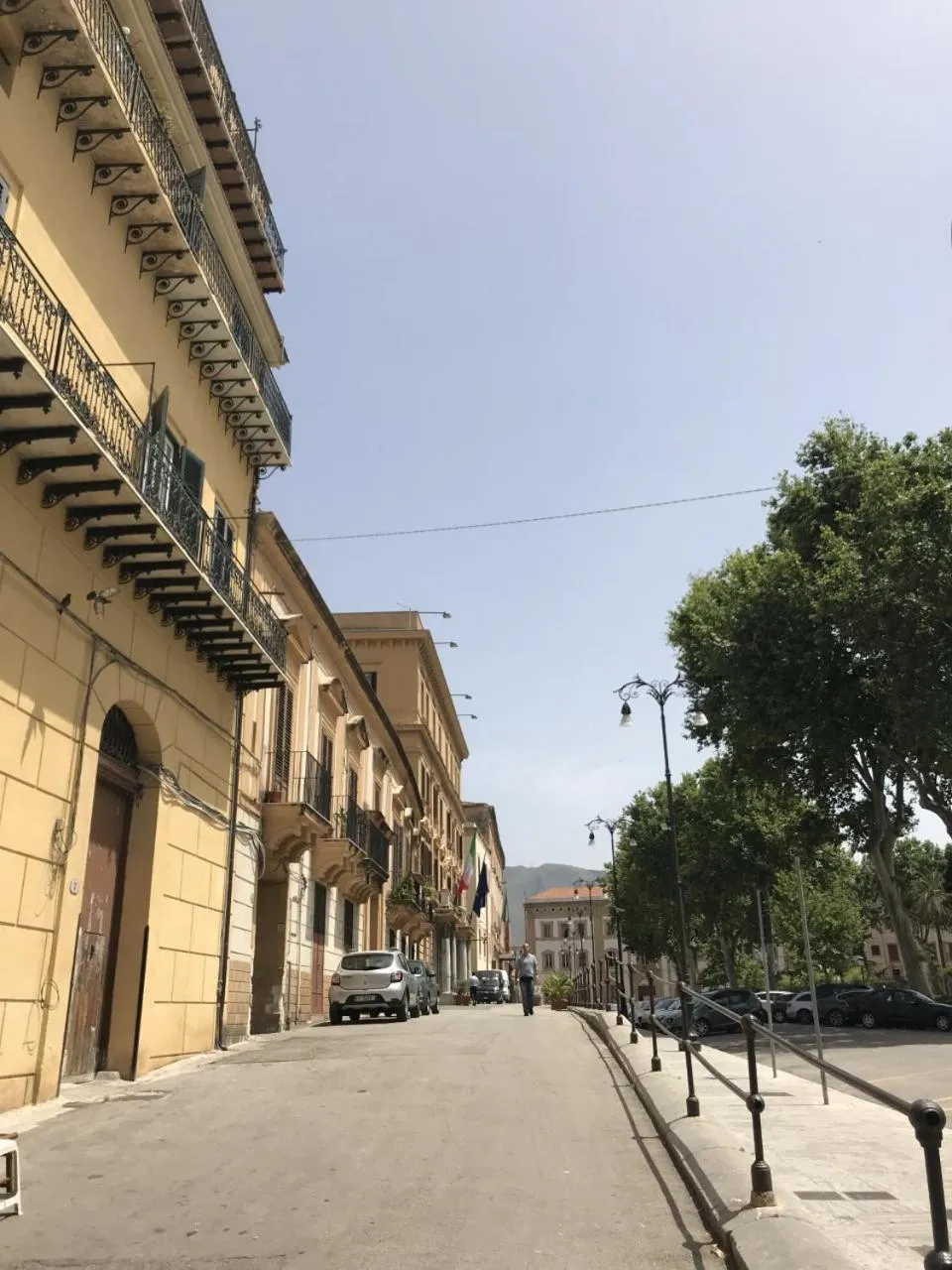 Facade/entrance in Residenza del Castillo