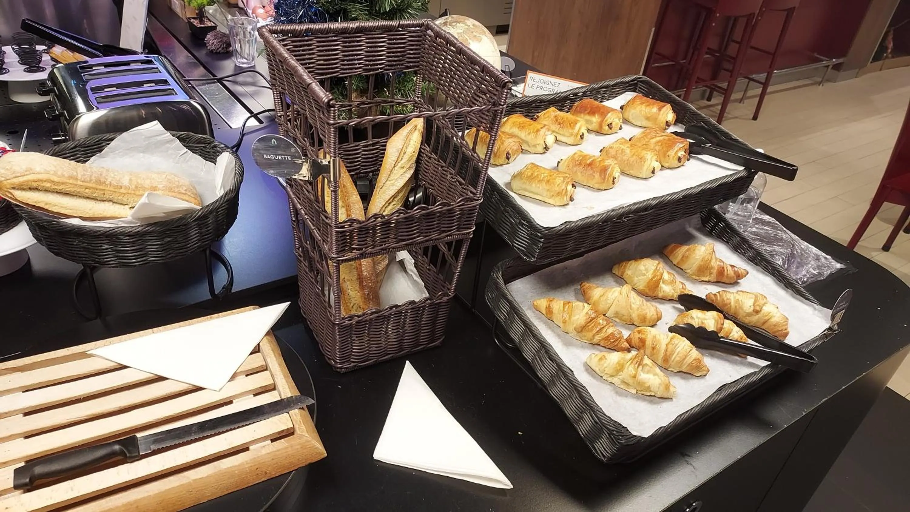 Breakfast in Campanile Hotel Compiegne