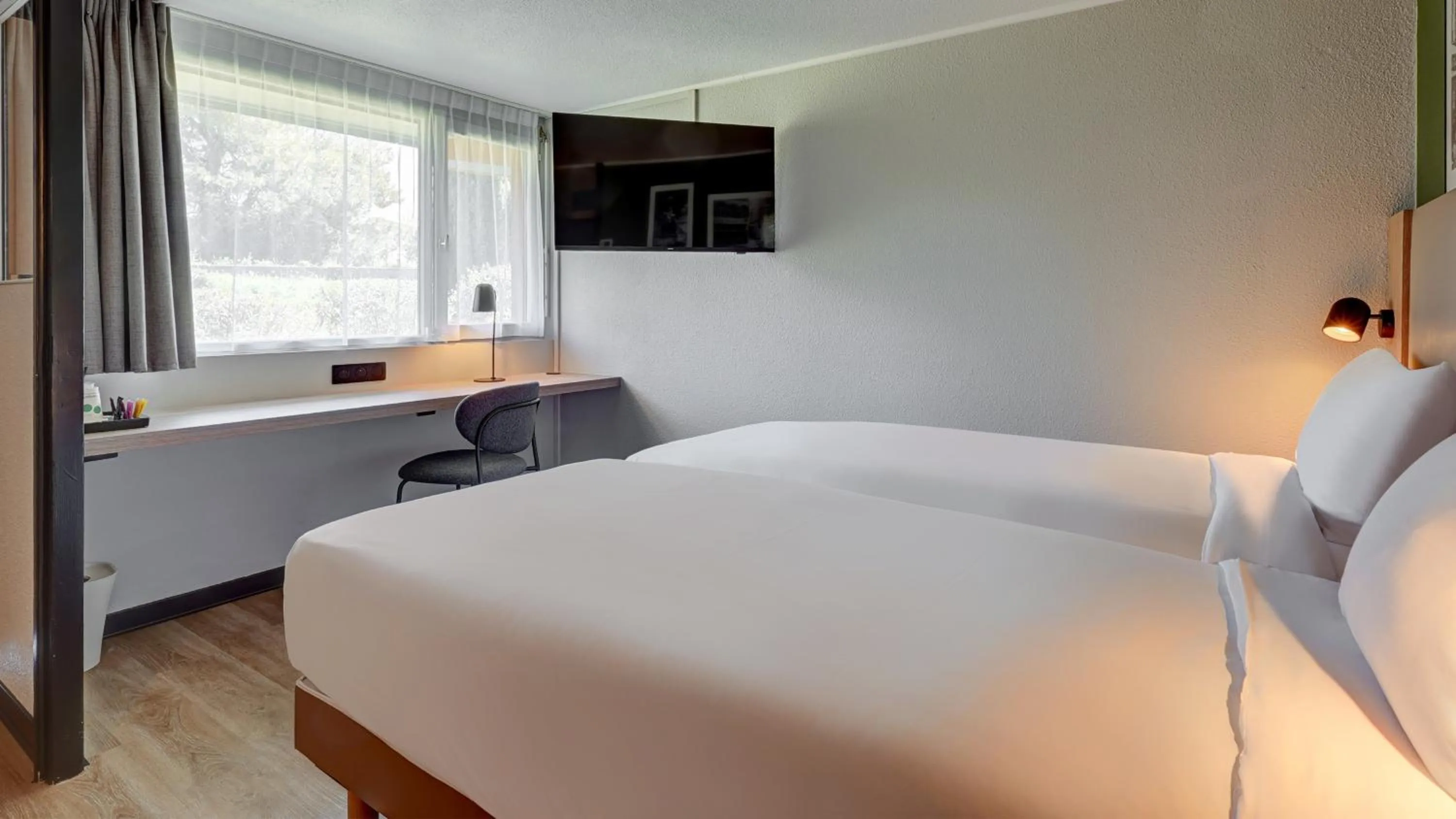 Bed in Campanile Hotel Compiegne