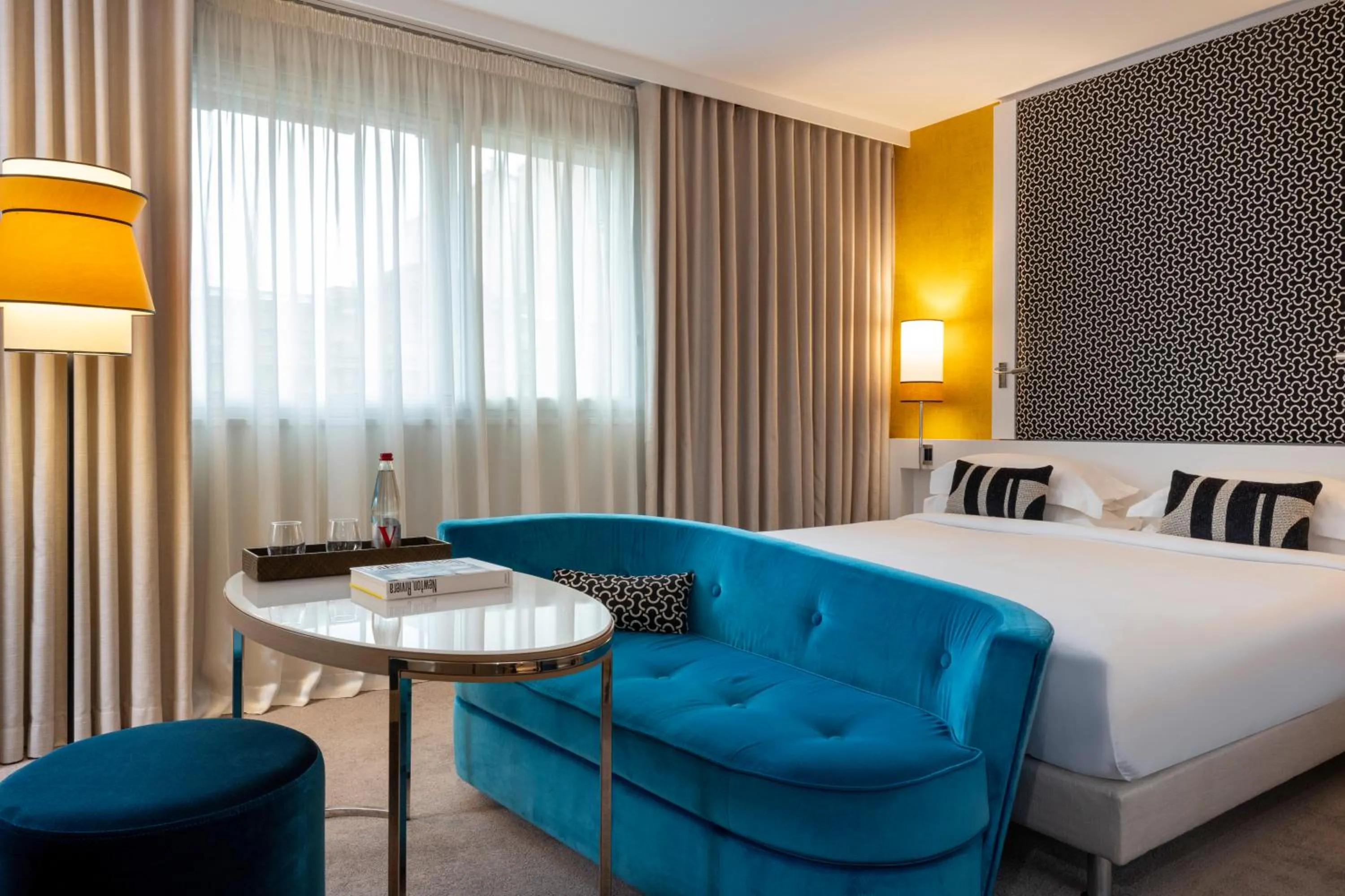 Bed in Hôtel Etoile Maillot