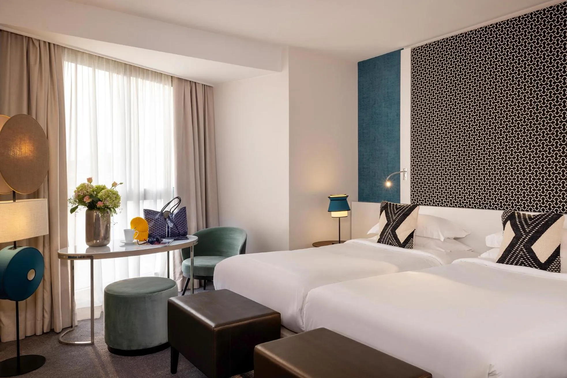 Bed in Hôtel Etoile Maillot