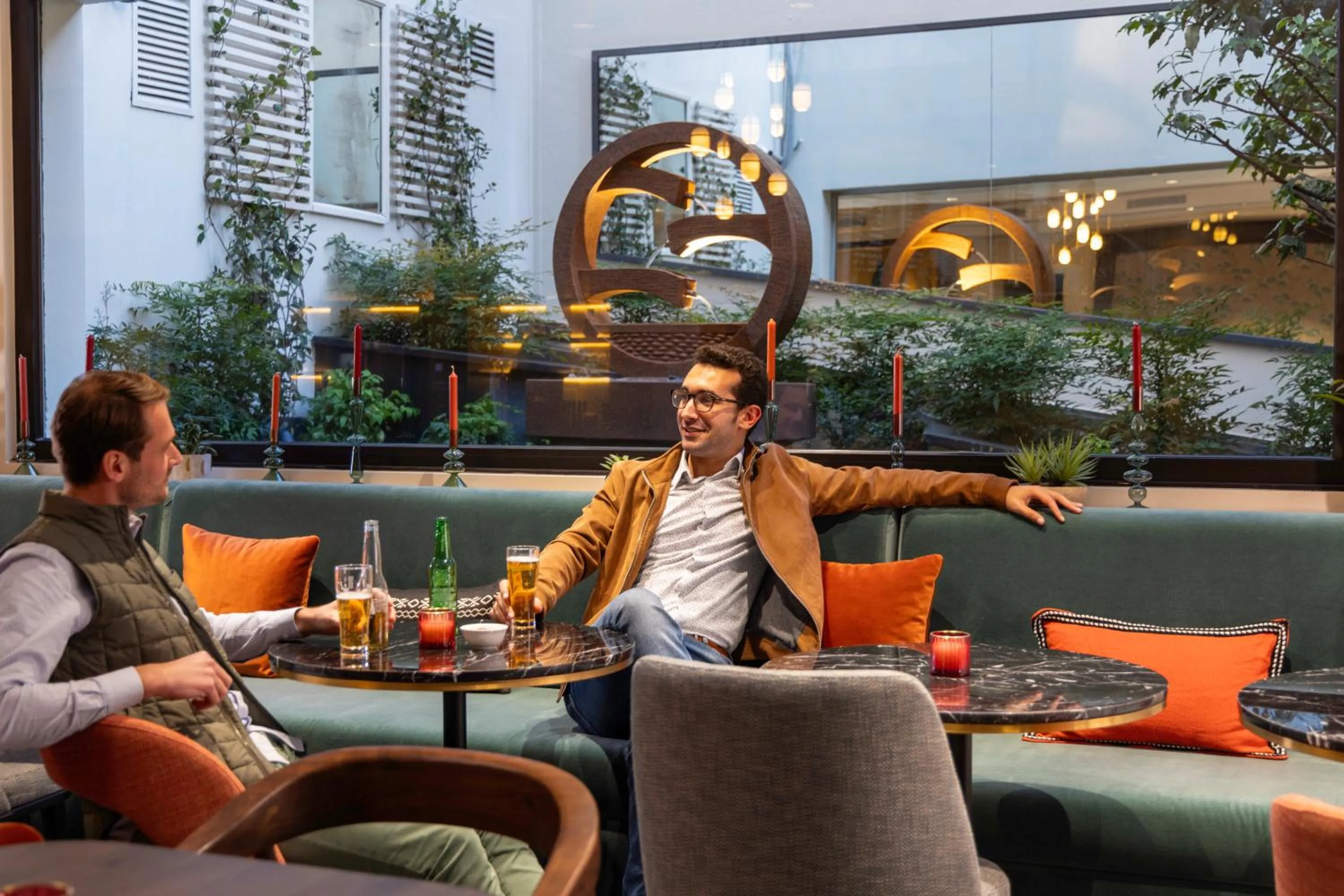 Lounge or bar in Hôtel Etoile Maillot