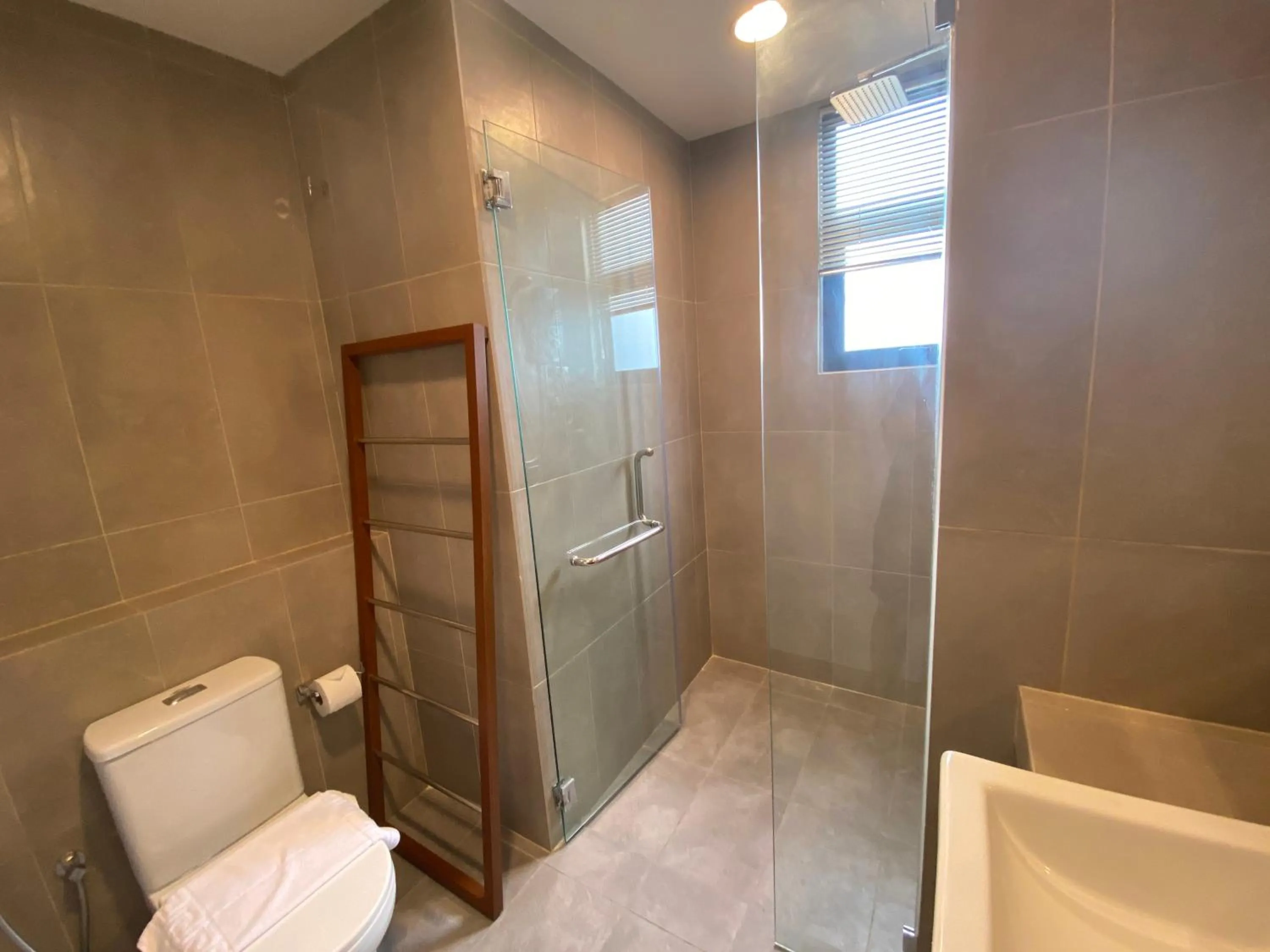 Bathroom in Timurbay by Seascape