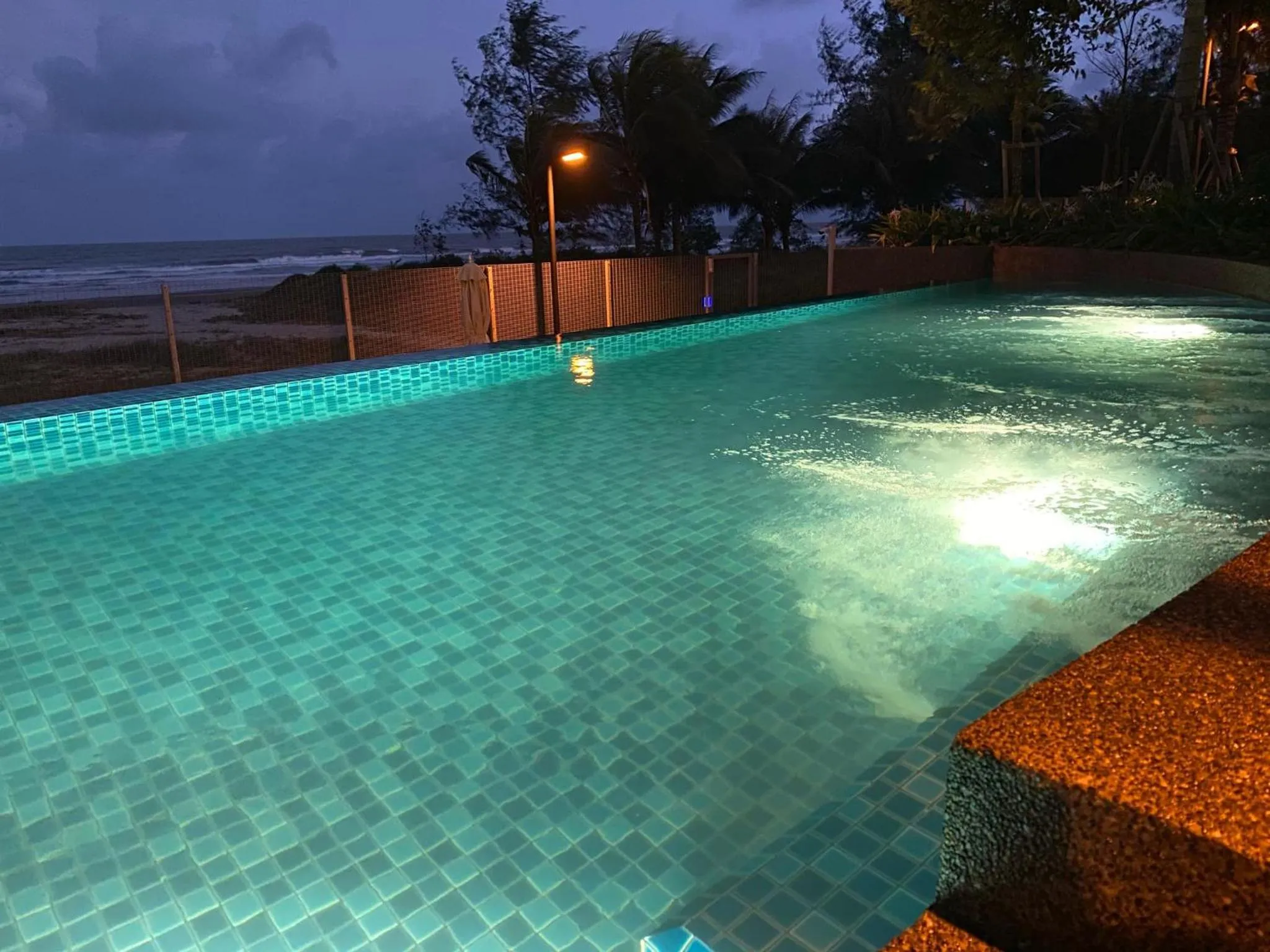 Swimming pool in Timurbay by Seascape