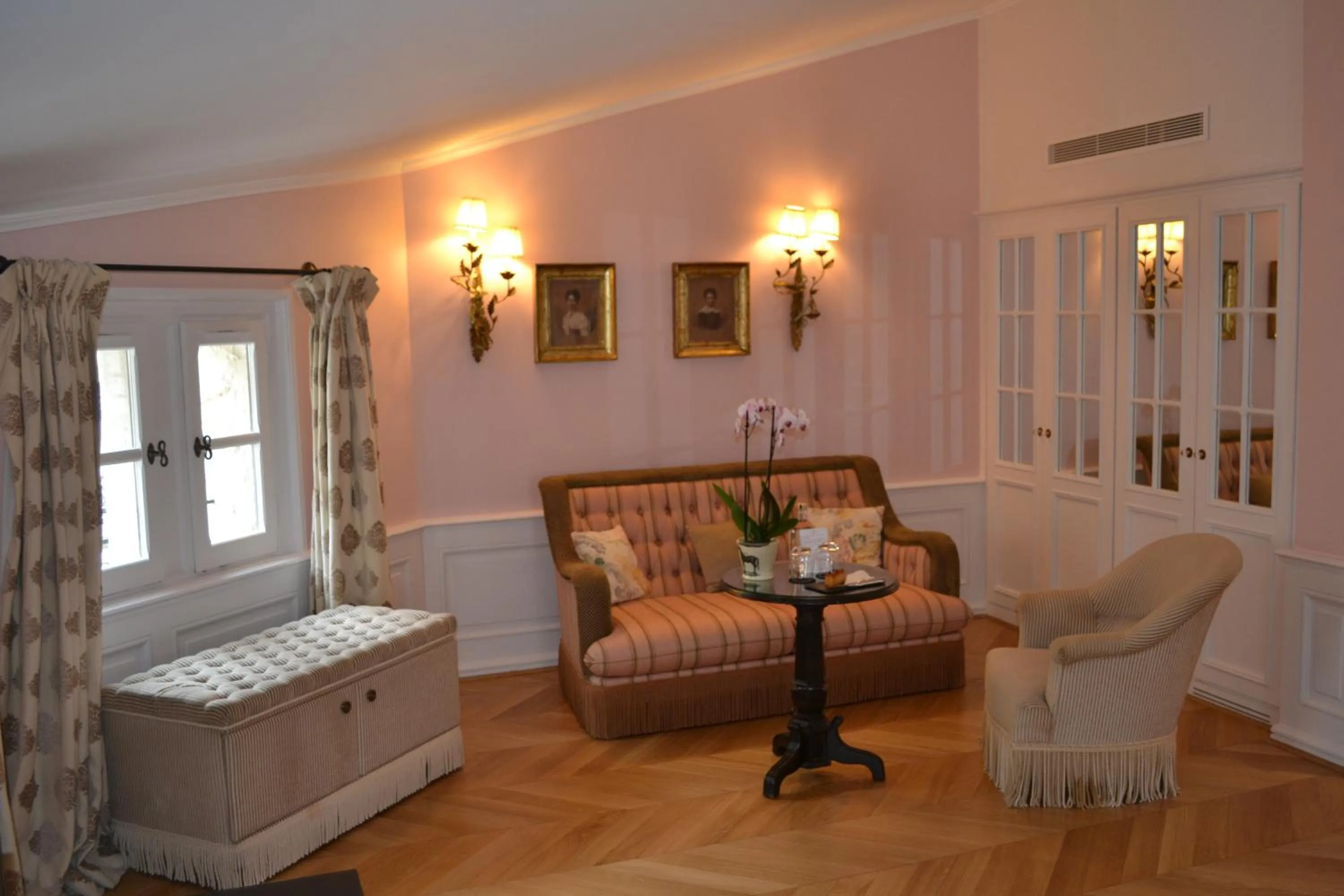 Living room in Hotel Le Saint Paul
