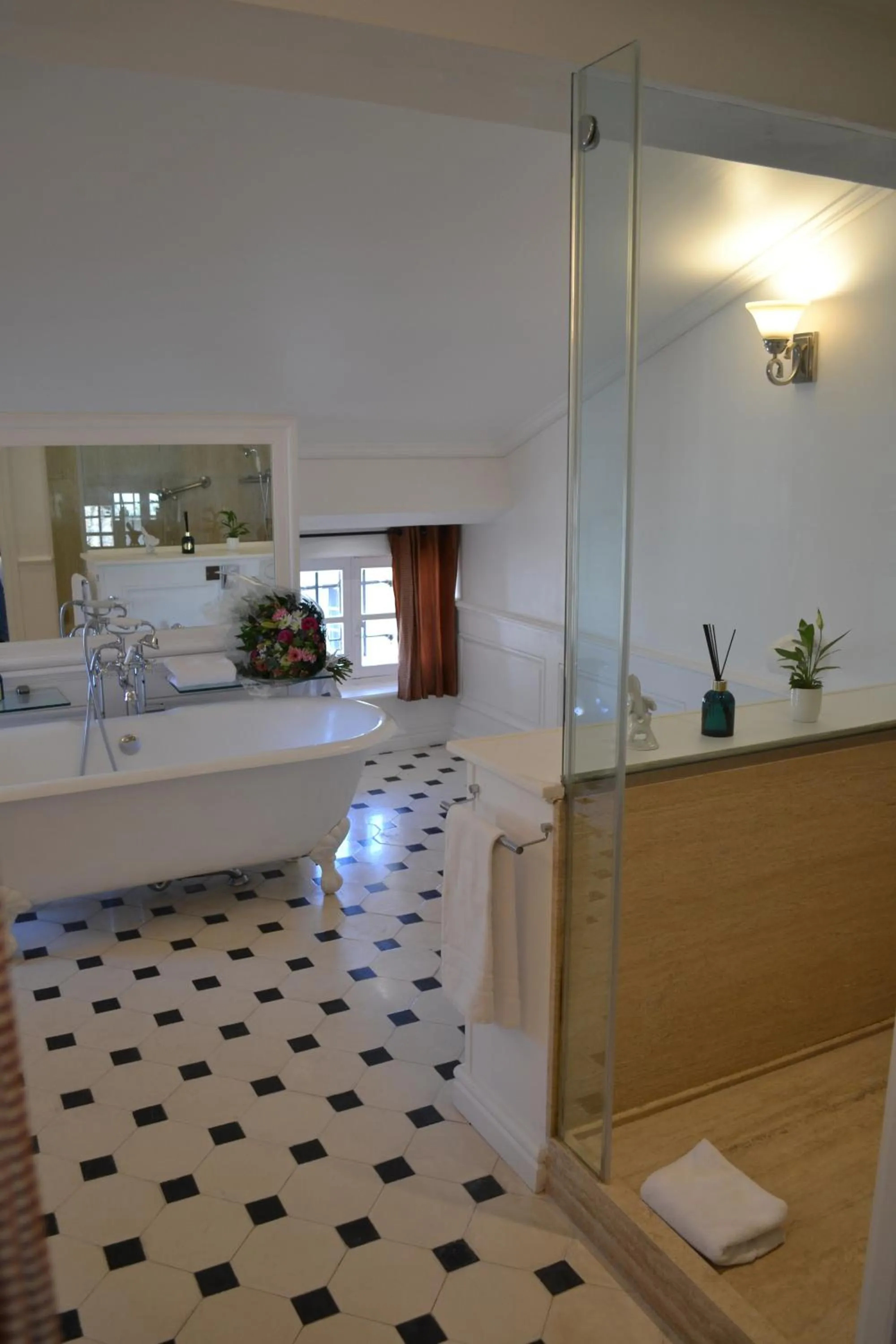 Bathroom in Hotel Le Saint Paul