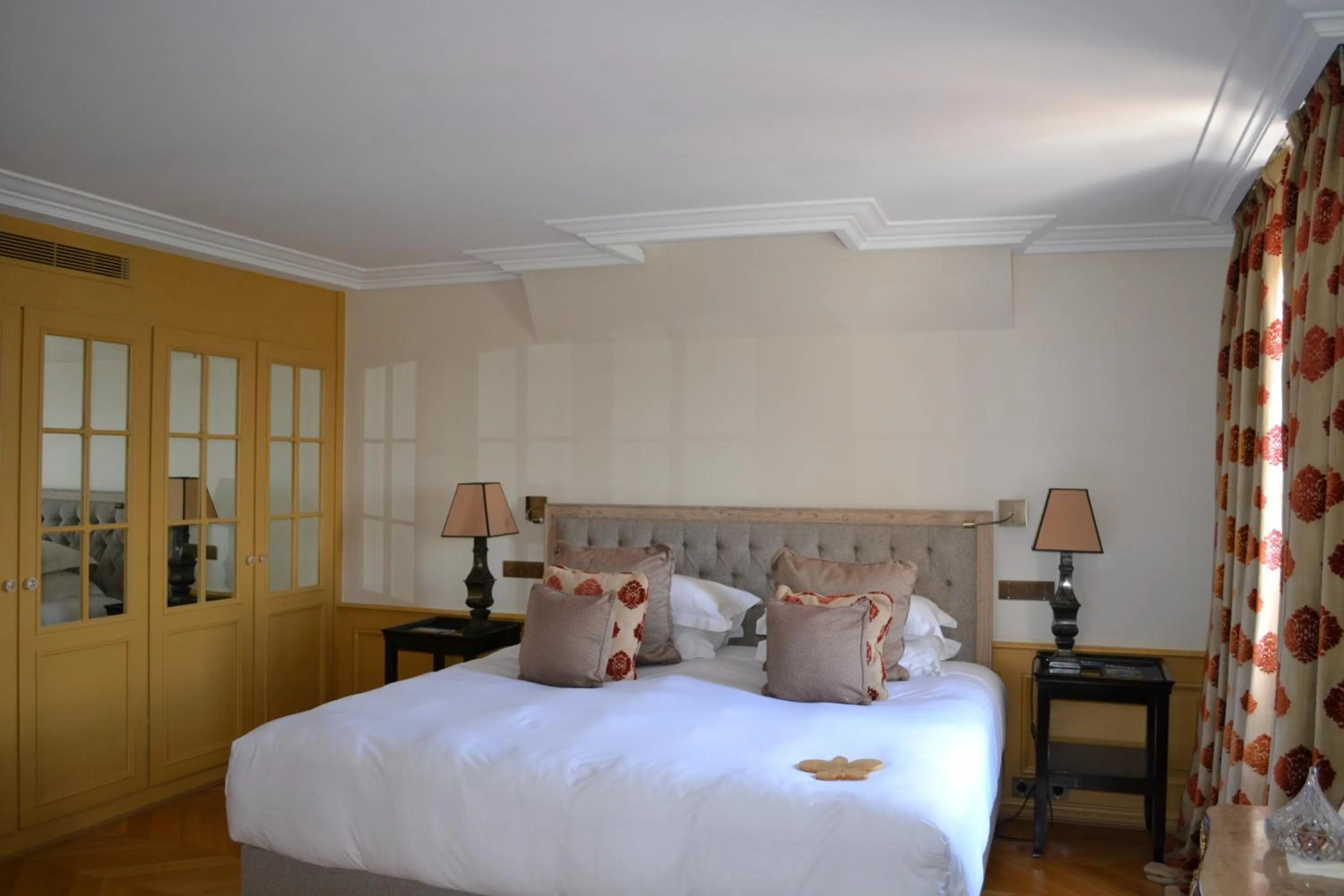 Bedroom, Bed in Hotel Le Saint Paul