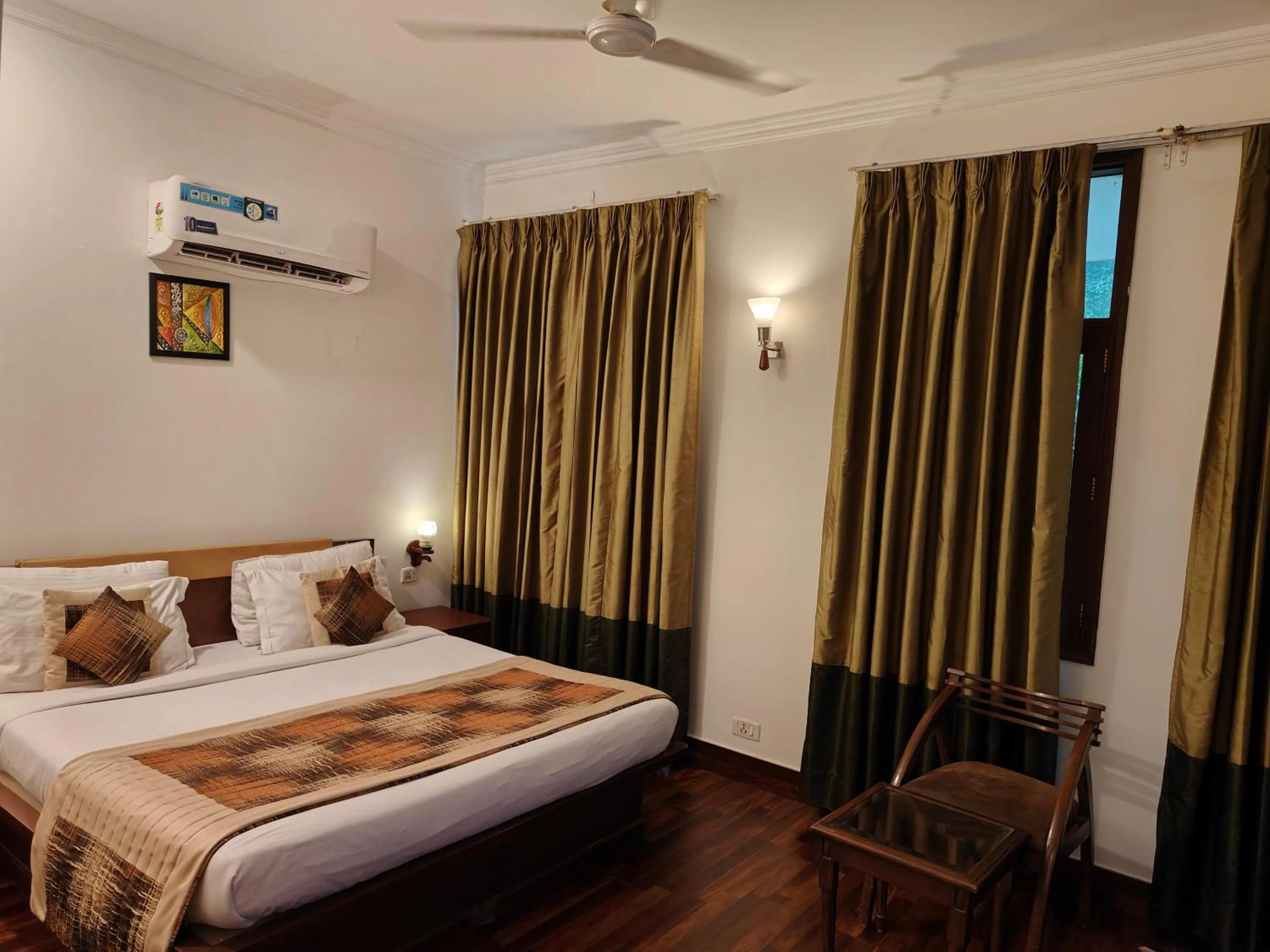Bed in Tavisha Villa Golf Course MG Road