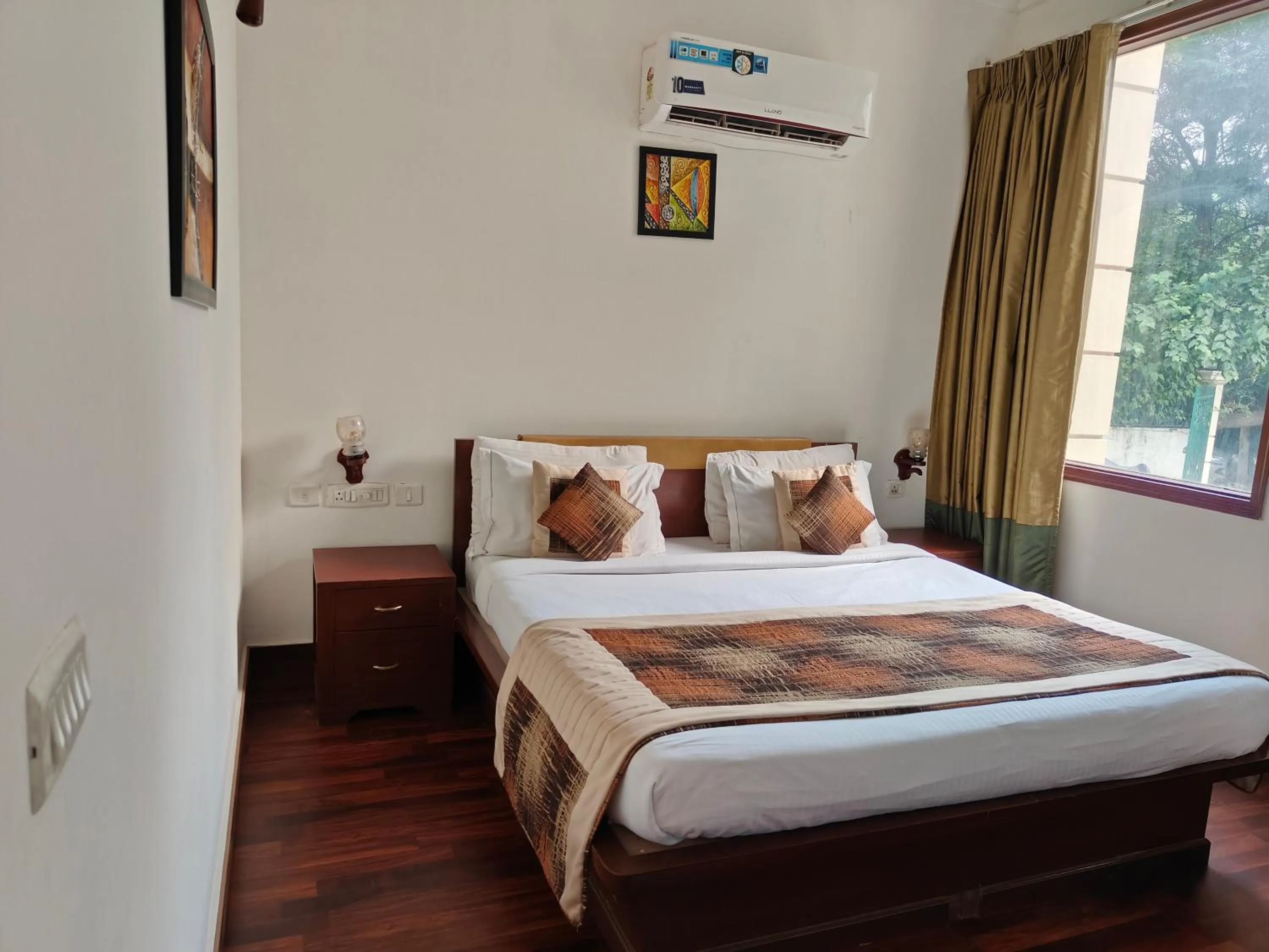 Bed in Tavisha Villa Golf Course MG Road