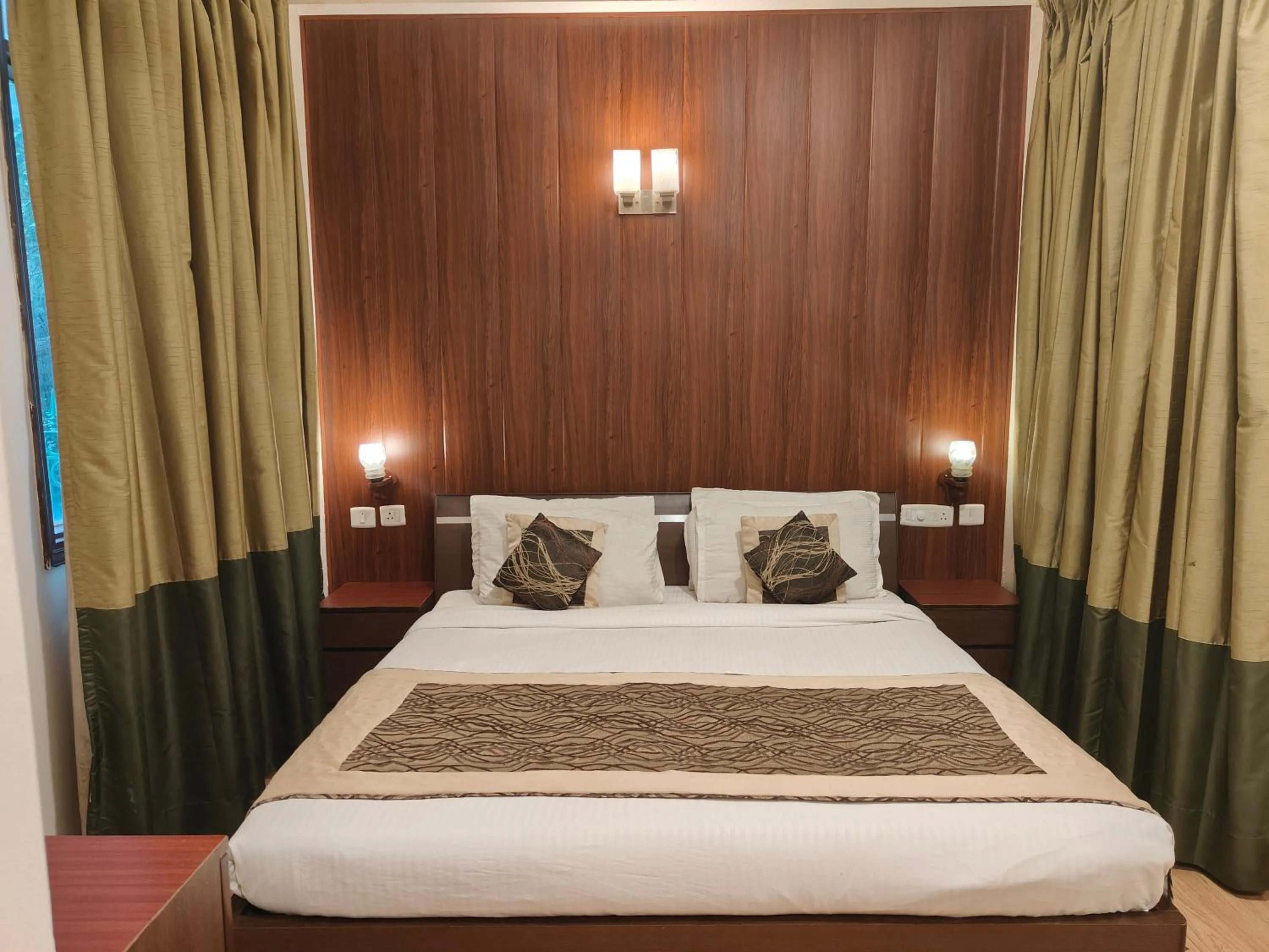 Bed in Tavisha Villa Golf Course MG Road
